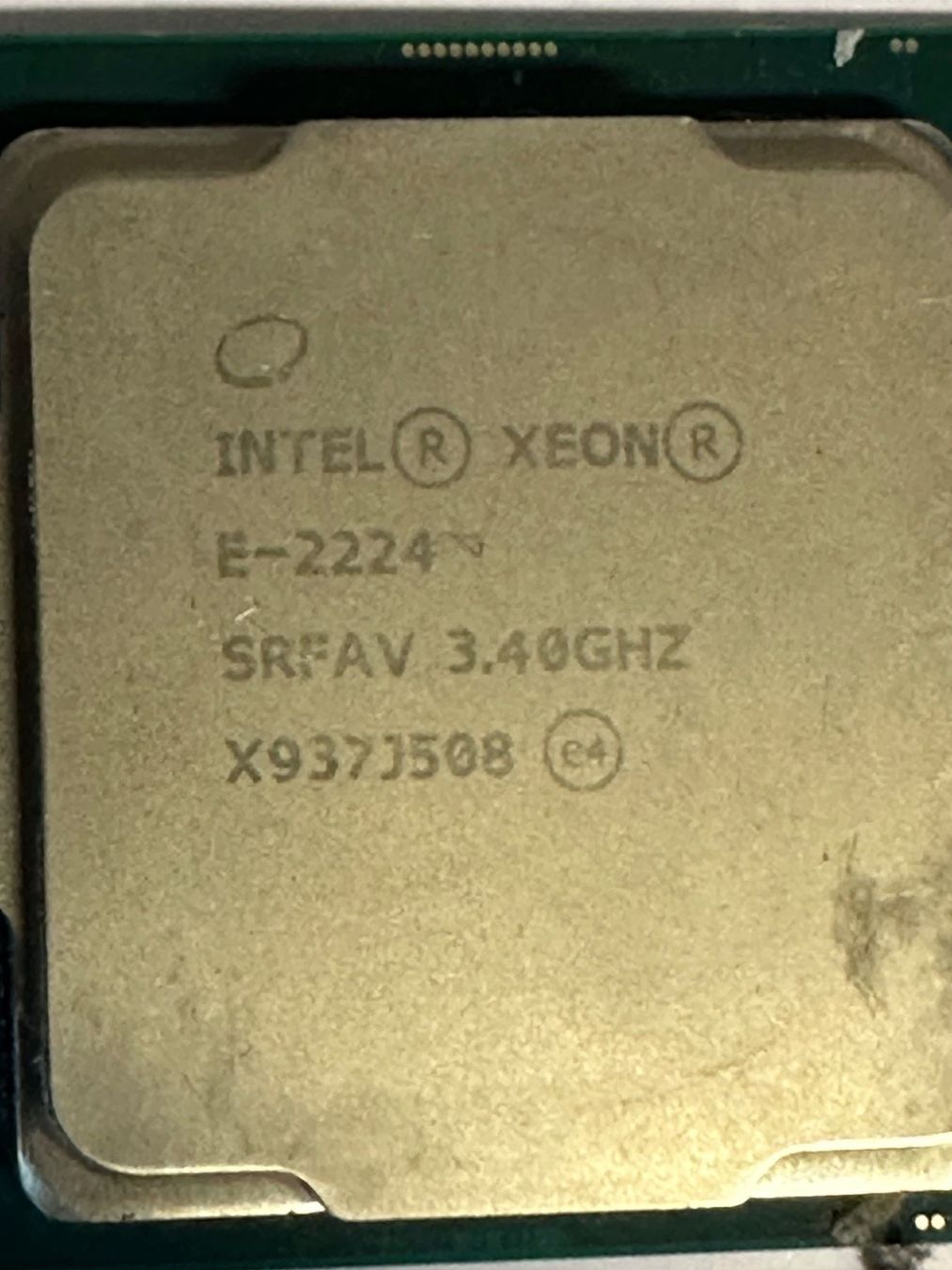 Server: Xeon E-2224 3.4 GHZ 8M Cache 4 core FCLGA1151 – Usato da Zürich venduto da Drwatson