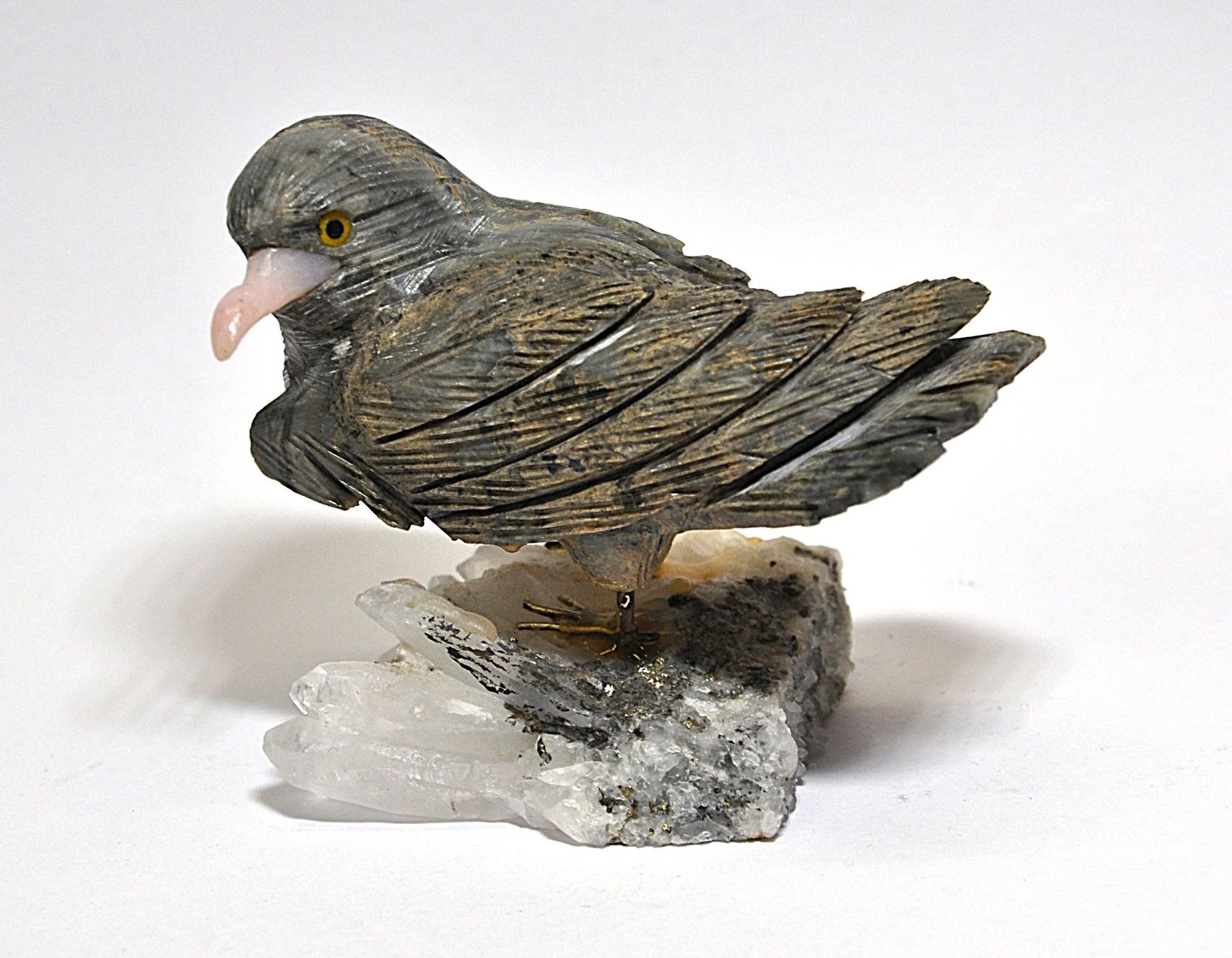 Mineralien & Heilsteine: Vogel geschnitzt aus Mineralien – Neu (gemäss Beschreibung) aus Grabs von Fadenquarz