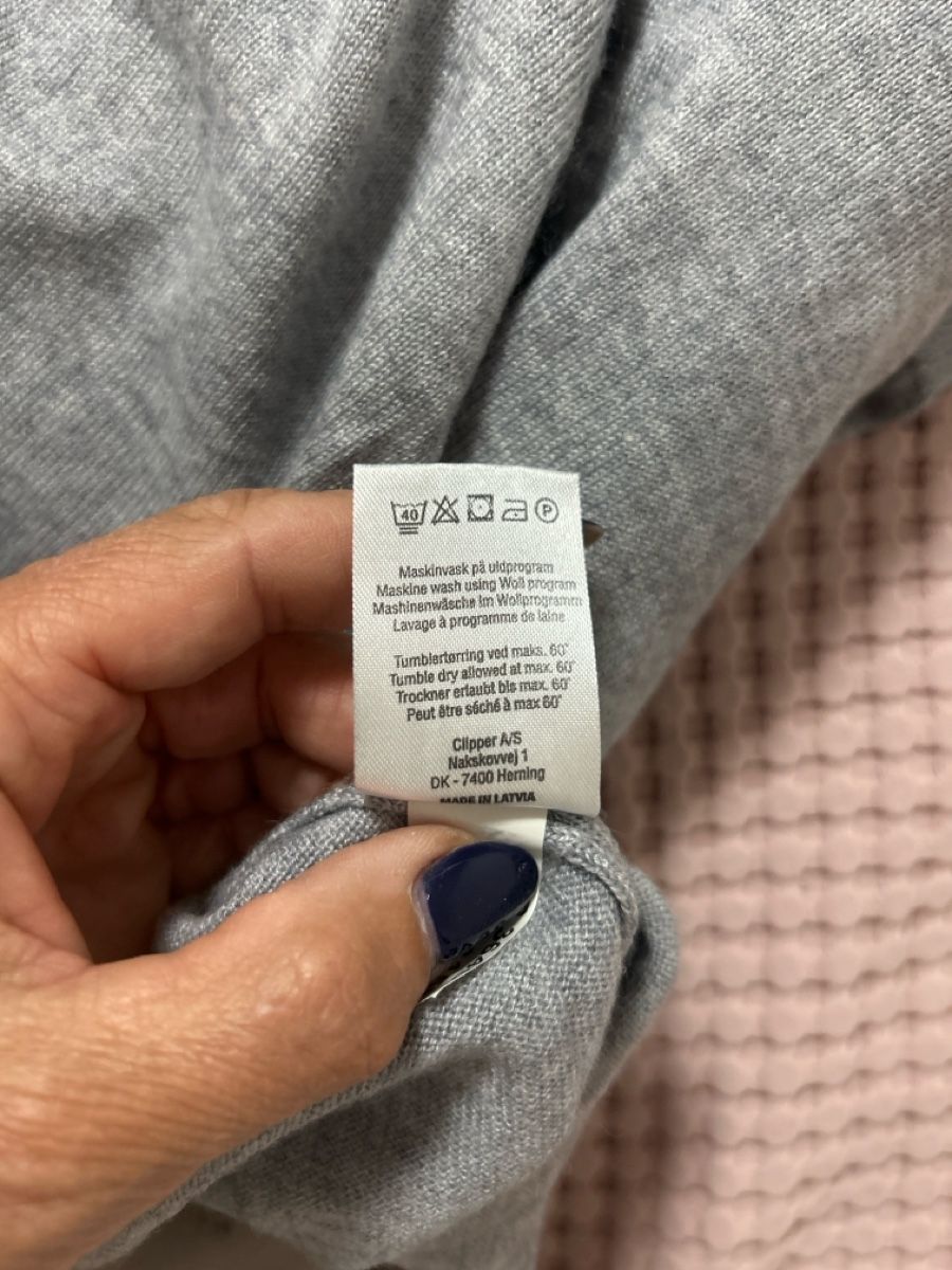 Pullover & Sweatshirts: Grauer Strickpullover, Grösse L/52 – Neu (gemäss Beschreibung) aus Langnau im Emmental von Iriss 3