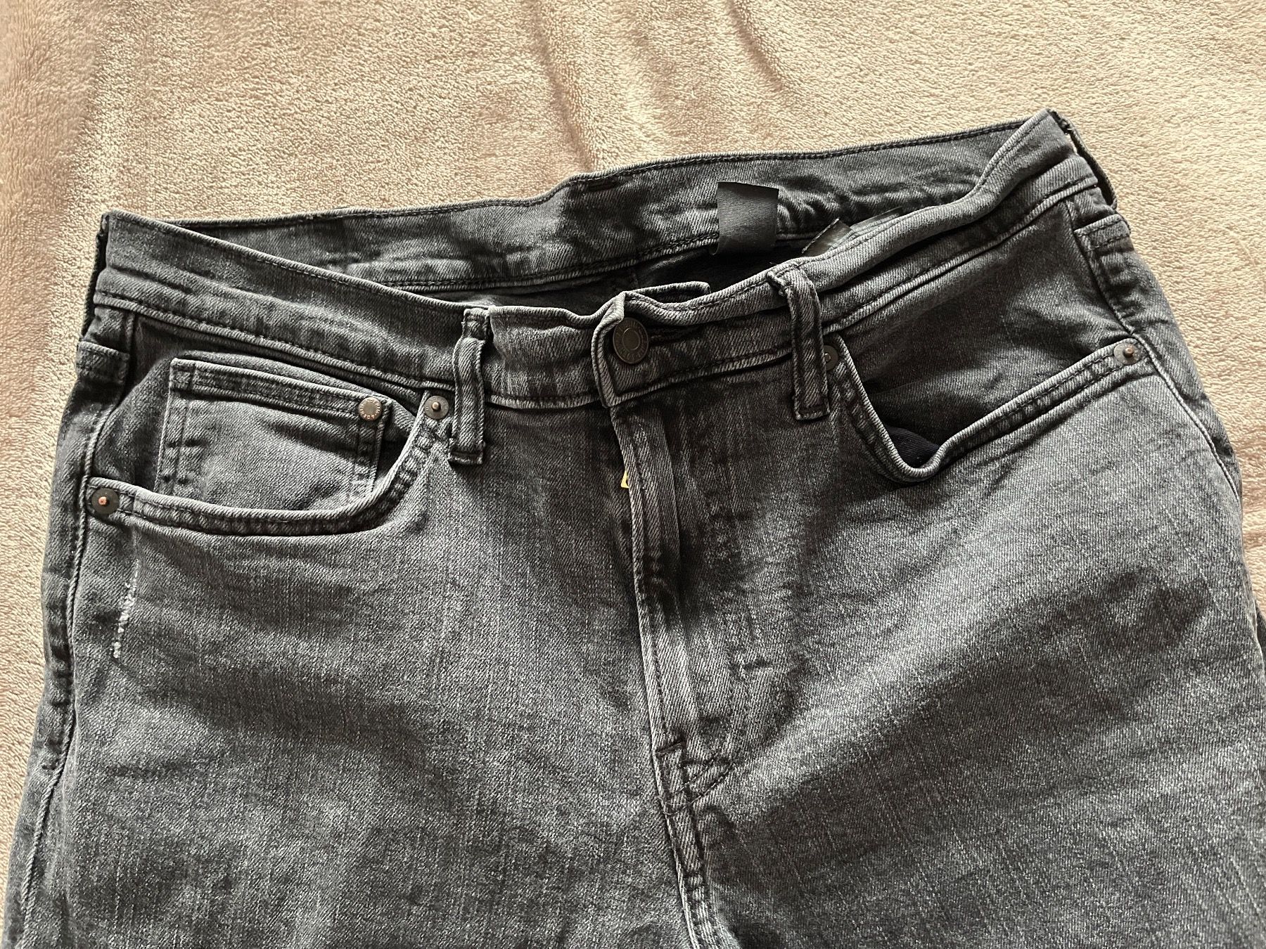 H&M Pantaloni: Pantalon gris H&M – Usato da Le Locle venduto da Mayd_h 4