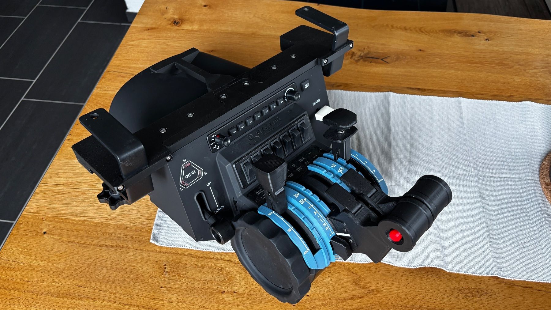 Honeycomb Manettes: Honeycomb Throttle Quadrant – D'occasion à Benken SG par Coucar79