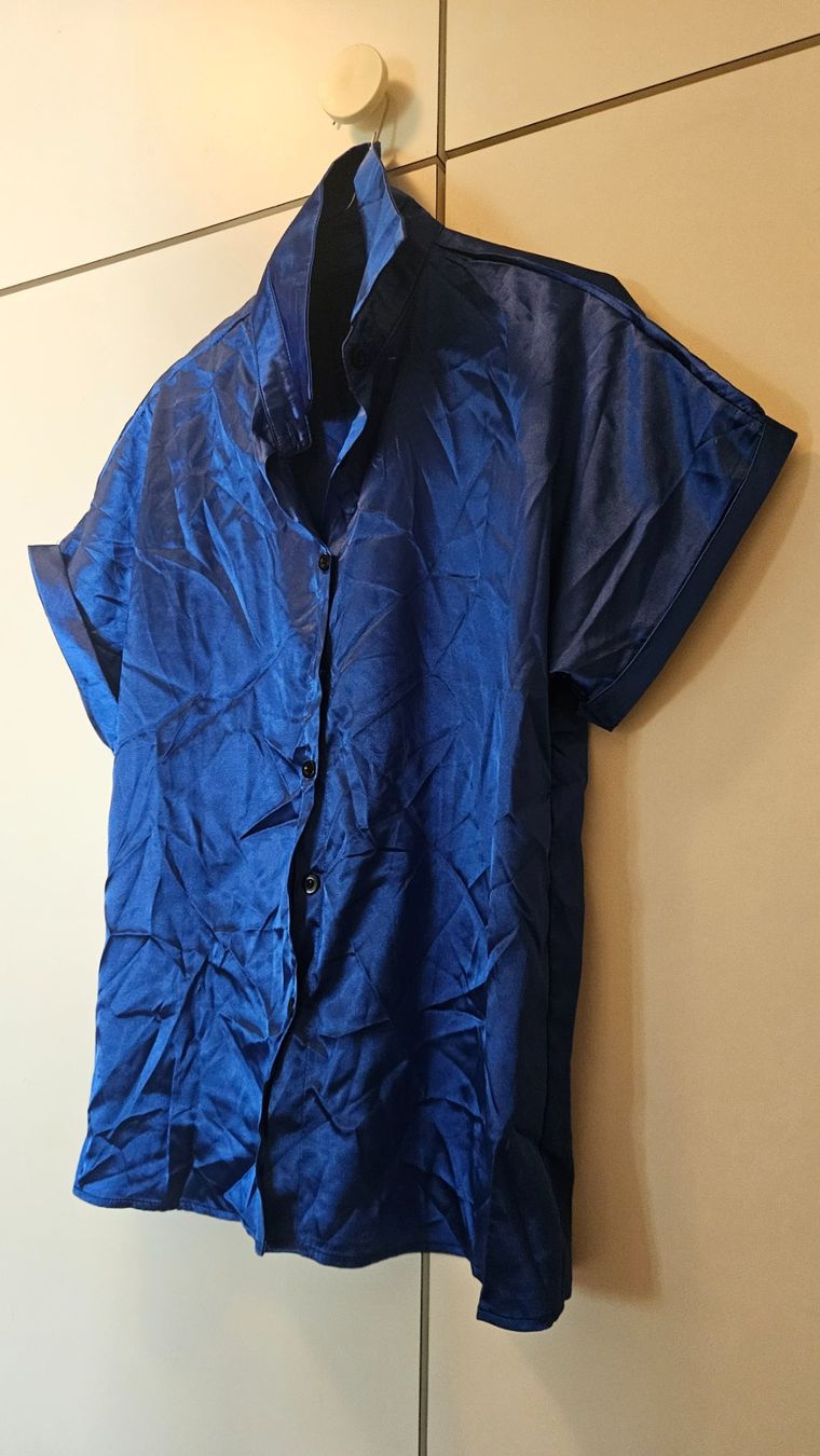 Camicette: Camicetta blu tg.M poliestere – Usato da Melano venduto da H-Sara