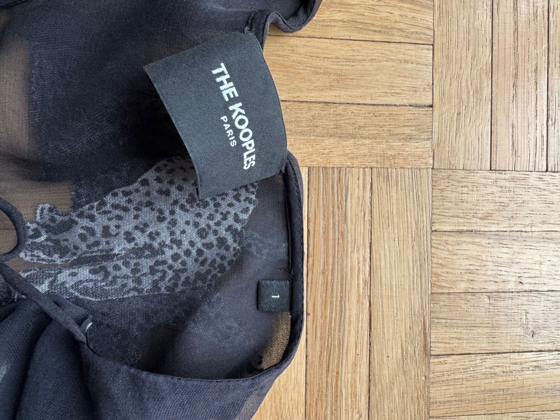 Robes: Schwarzes gemustertes Kleid The Kooples – D'occasion à Wädenswil par theresa_soph 1