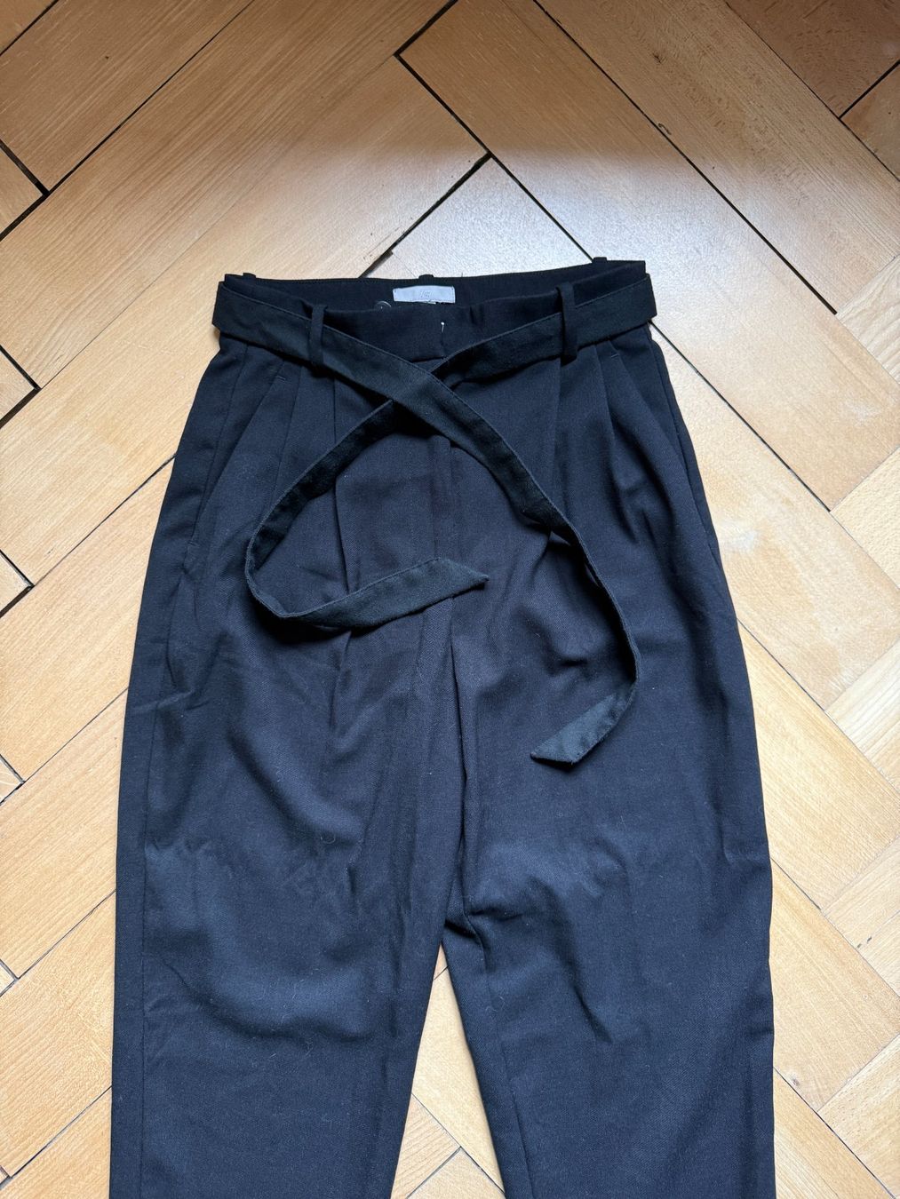 H&M Hosen: High Waist Hose schwarz 36 – Gebraucht aus Zürich von Diazaio 1