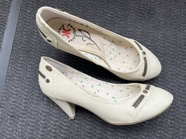 Schuhe mit Absatz
