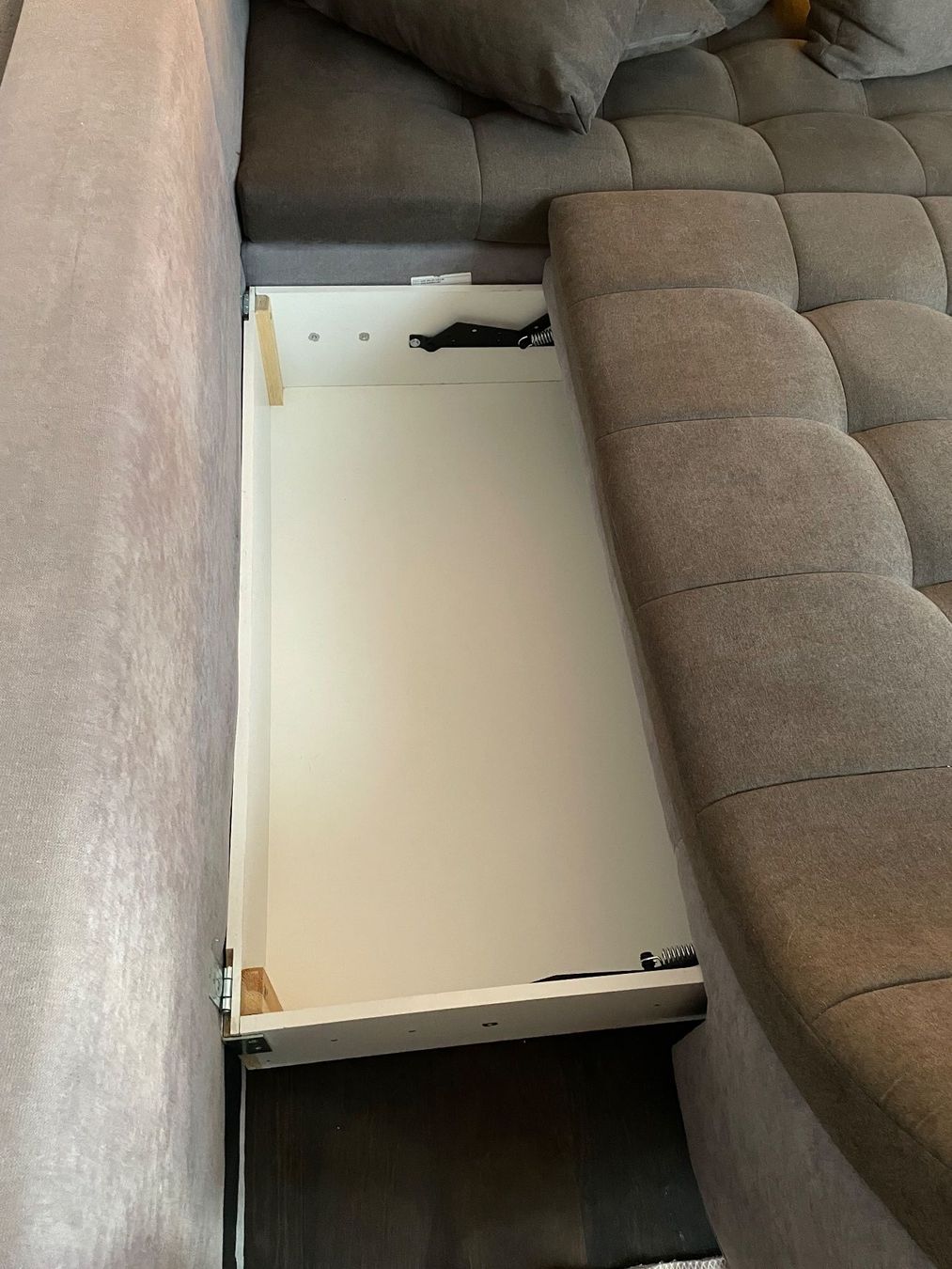 Mömax Divani: Ecksofa mit Bettfunktion, anthrazit/grau, neuwertig. – Usato da Nottwil venduto da Resu77 4