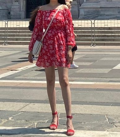 Rotes Off Shoulder Kleid mit Weissen Blumen Grösse 36