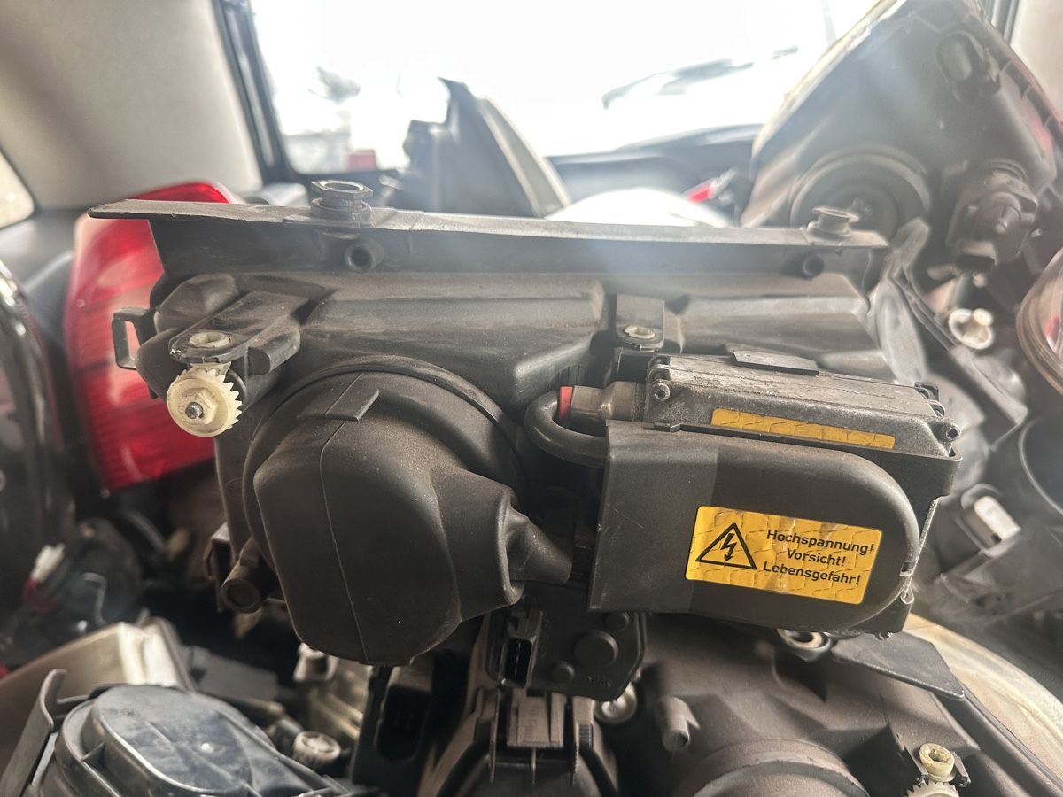 VW Fari: Original VW Passat  3B 1999 Scheinwerfer links - – Usato da Oensingen venduto da 071089 2