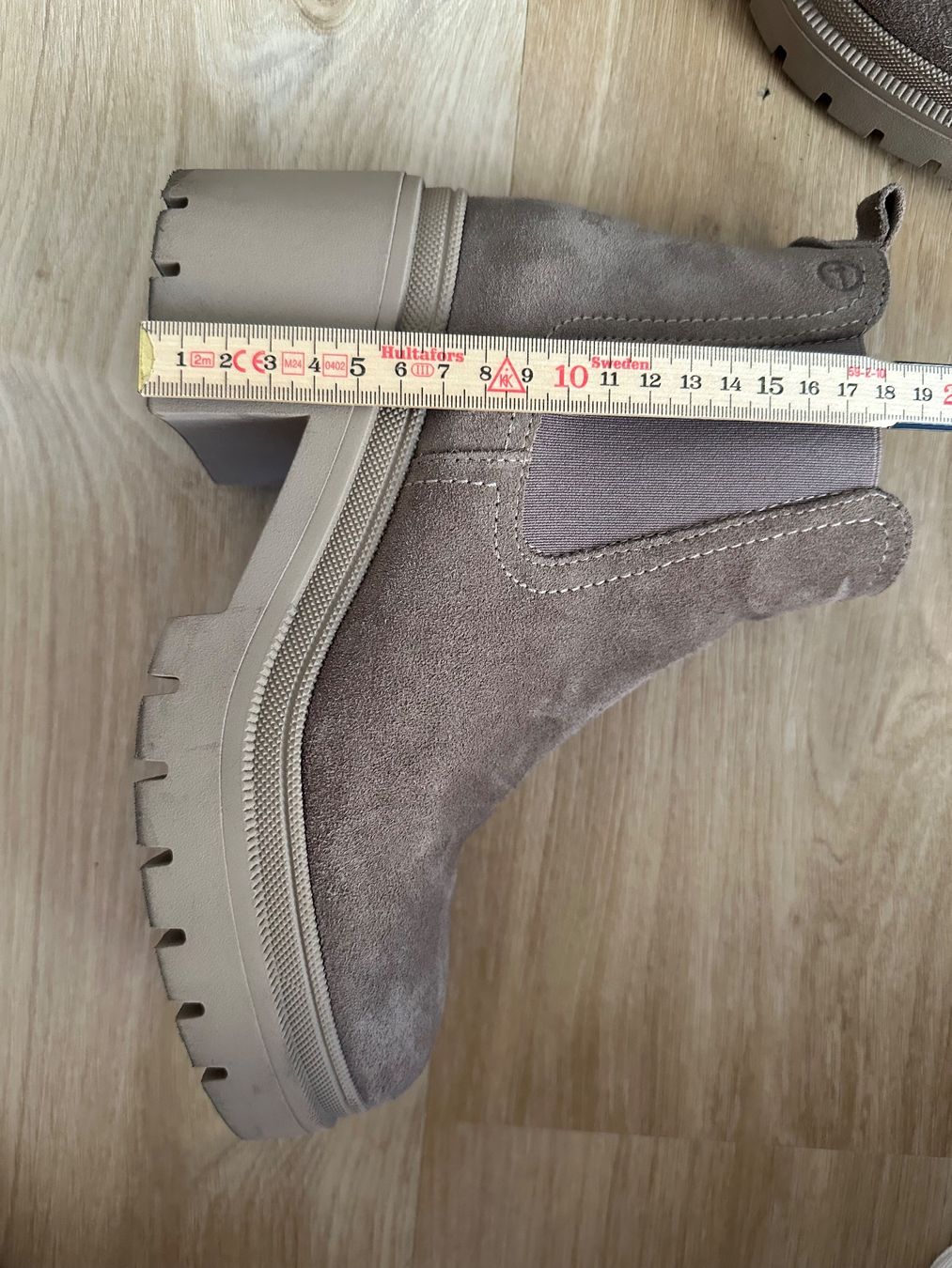 Tamaris Damenschuhe: Plateaustiefelette von Tamaris – Gebraucht aus Einsiedeln von bet_6nlq 9