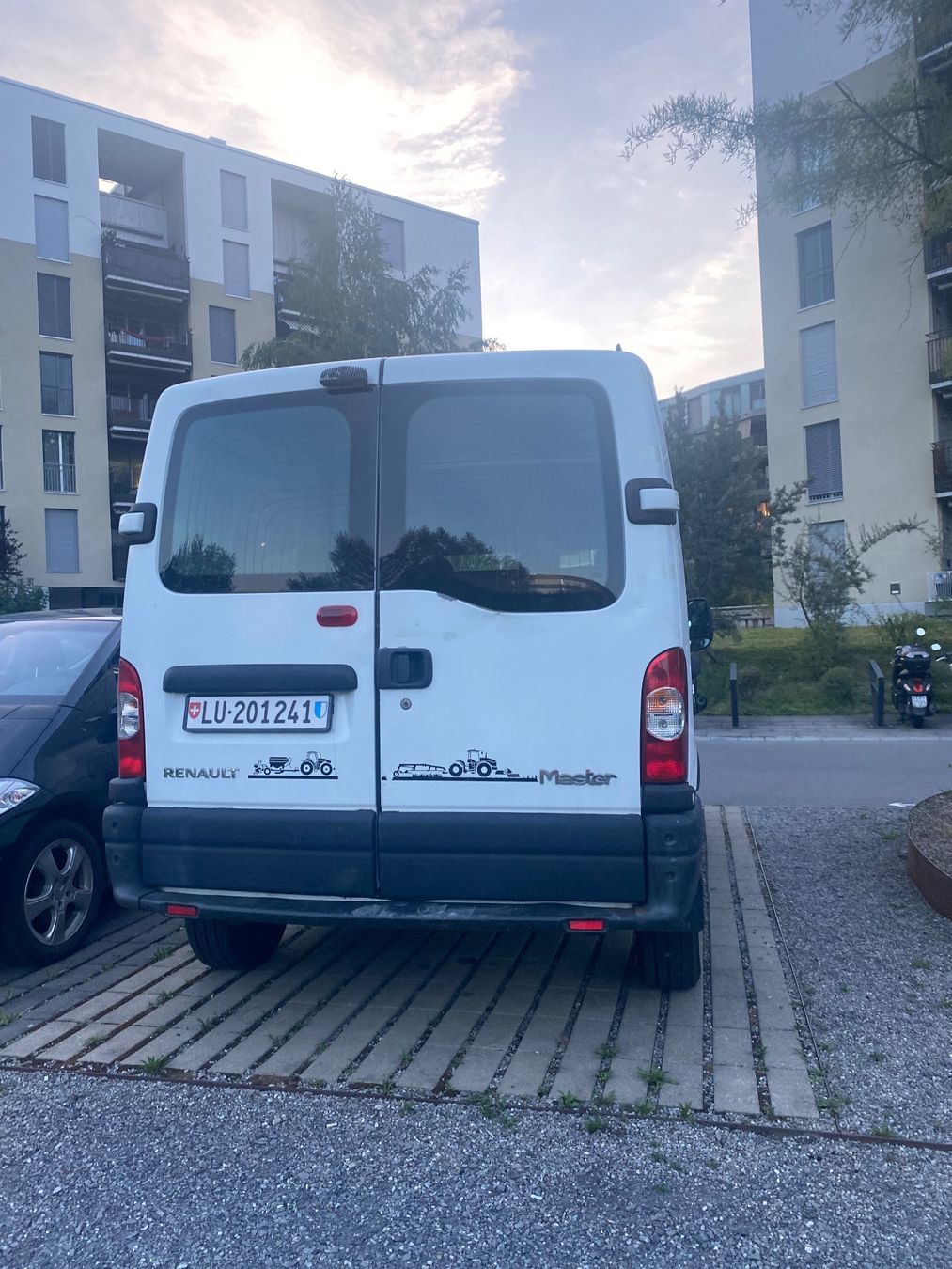 Renault Nutzfahrzeuge: Renault Master T33 top zustand MFK 4/2025 – Gebraucht aus Kriens von cna_56xl 6