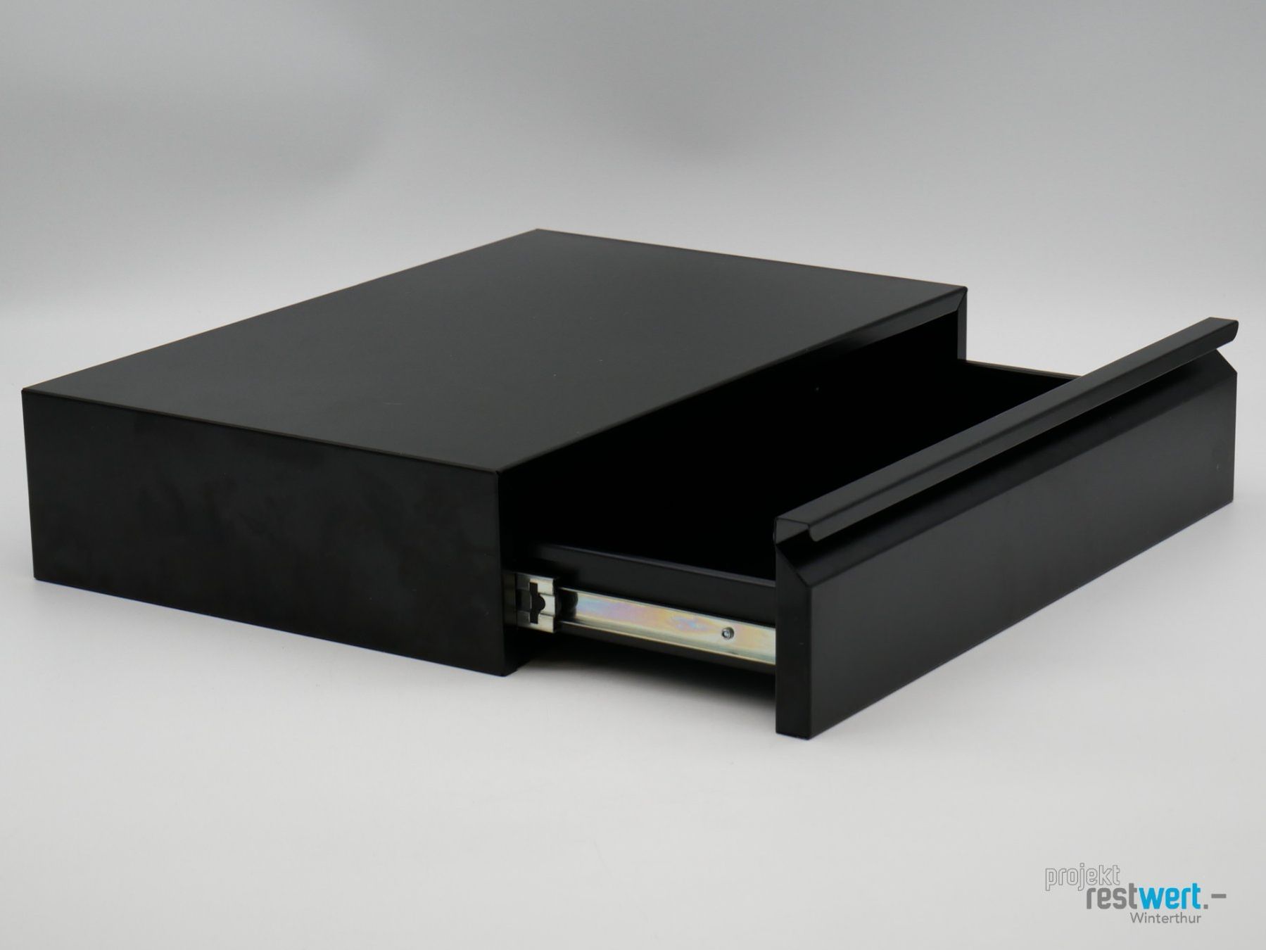 Racks & Cavalletti: DIGITUS Unterbauschublade – Nuovo (secondo la descrizione) da Winterthur venduto da Restwert_Winterthur 2
