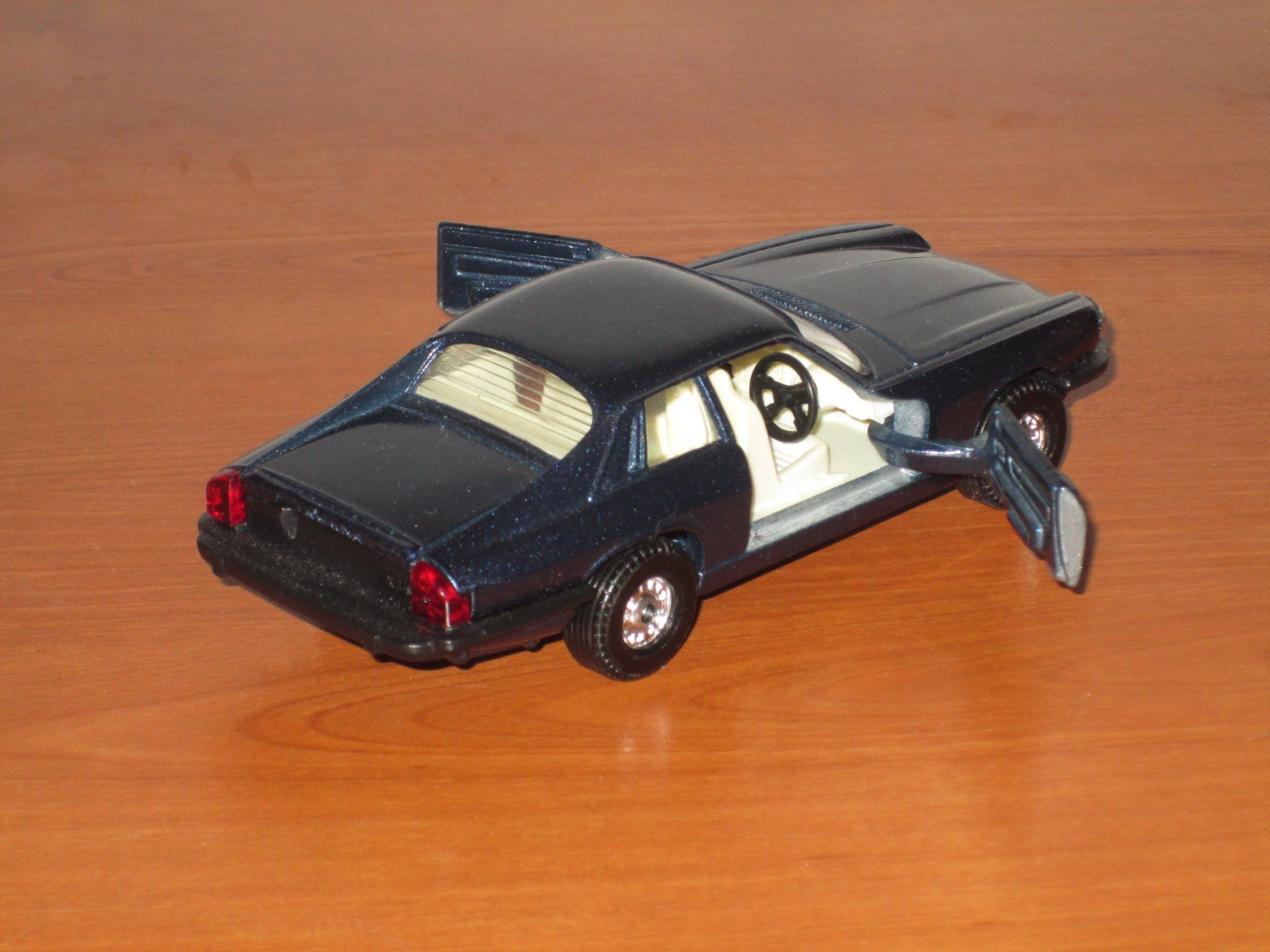 Corgi Toys Voitures modèles: Corgi  JAGUAR XJS 1/36 – D'occasion à Bonfol par zagato43e 2