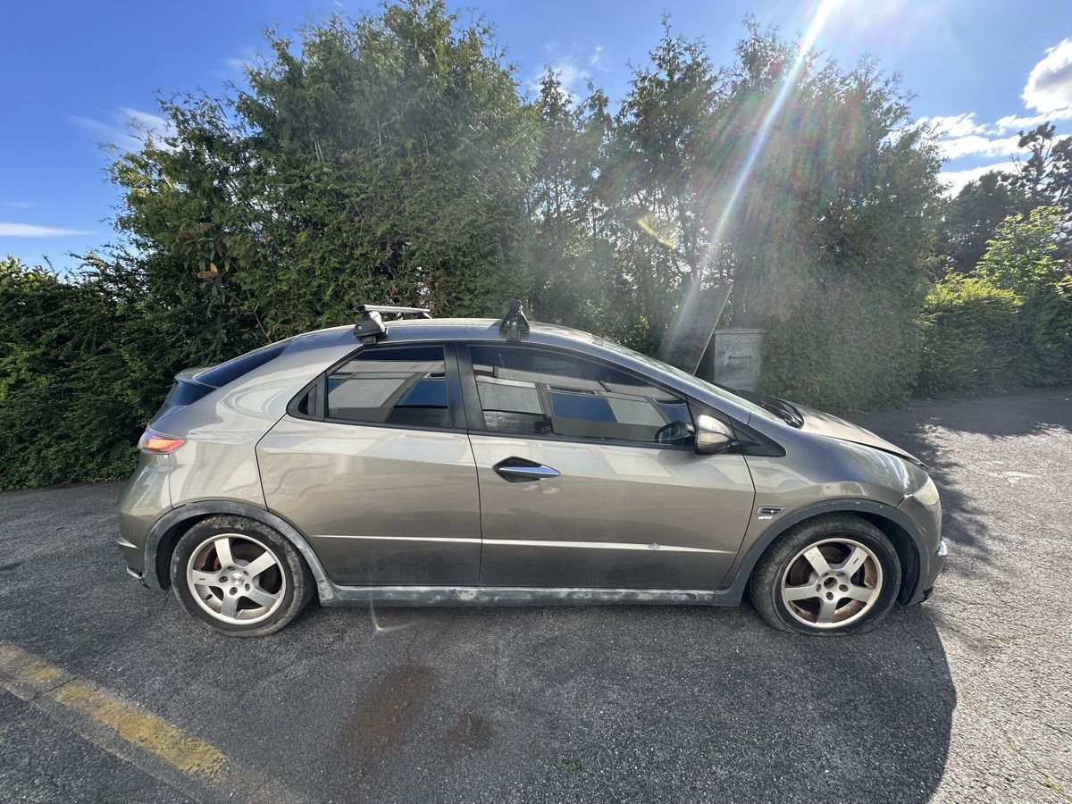 Honda Autos: Honda Civic 1.8 – D'occasion à Gals par aya_p7pd 9