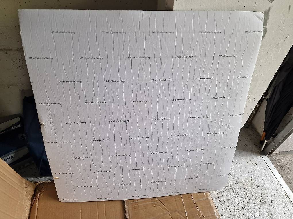 Rivestimenti per pavimenti: Vinyl Bodenplatten 60x60 Marmor Optik 100m² – Nuovo e nell'imballaggio originale da Allenwinden venduto da Babo2 3