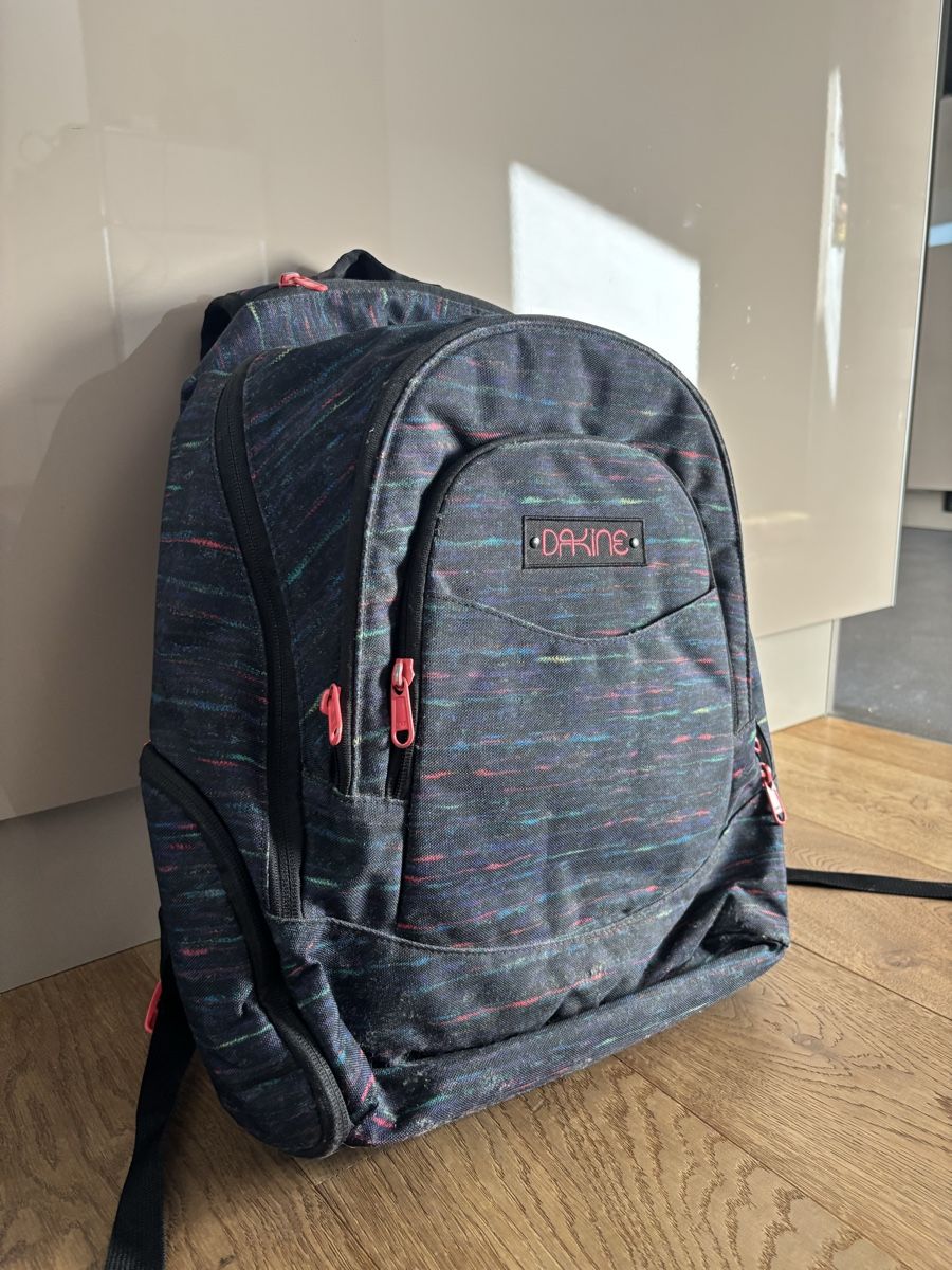 Dakine Rucksäcke: Dakine Rucksack – Gebraucht aus Männedorf von giu_wm6d