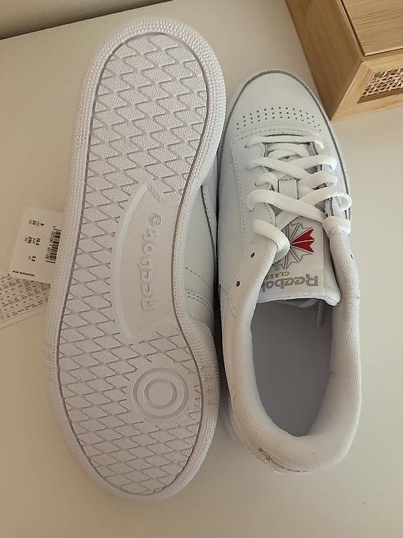 Herrenschuhe: Reebok C85 unisex Weiss 38.5 – Gebraucht aus Rüschlikon von kat_td6h 3