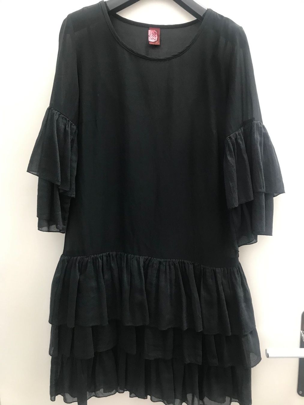 Vestiti: Kleid Dondup, schwarz, Gr. IT 40 – Usato da Kilchberg venduto da boudoir076
