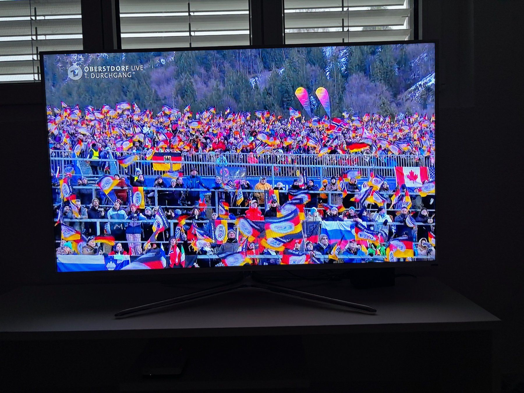 Samsung Televisori: Farbfernseher Weiss inkl. Fernsehmöbel – Usato da Sonterswil venduto da bta_ok 2