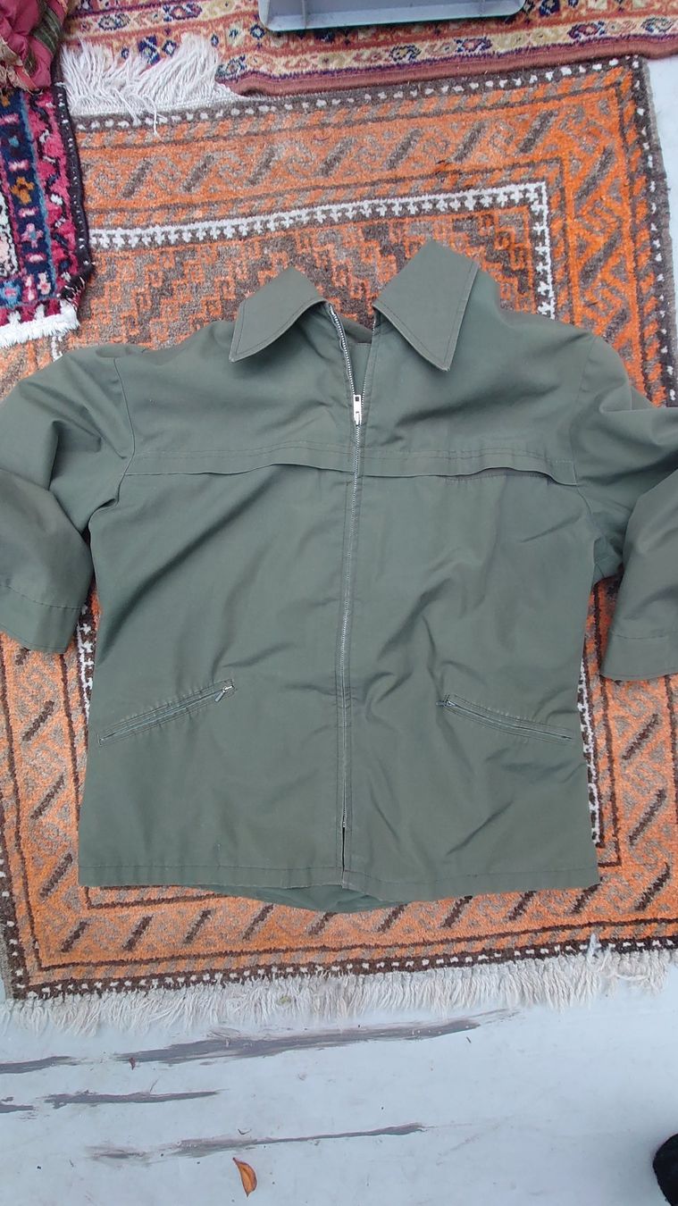 Vestes: Secondhand Jacke mit Kaputze Grösse 52 (M) – D'occasion à Wittenbach par Aberanders 1