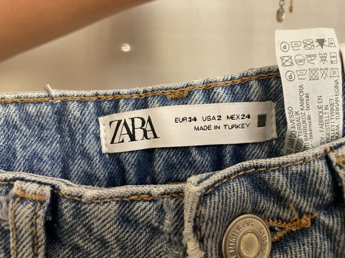 Zara Pantaloni: NEUE Jeans Shorts ZARA 34 – Nuovo e nell'imballaggio originale da Stäfa venduto da Phphch 3