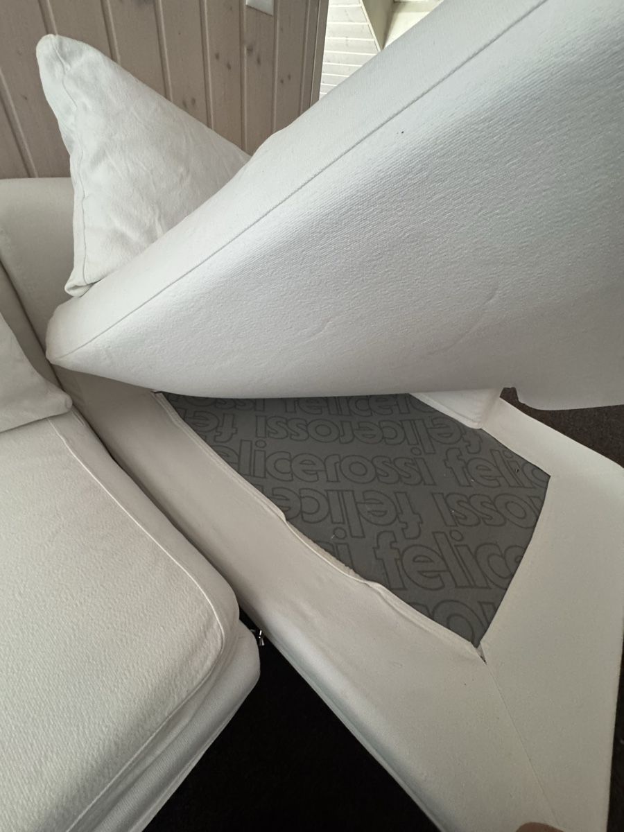 Divani: Weisses Ecksofa/Lounge mit Kissen – Usato da Ballwil venduto da Mel1995 4