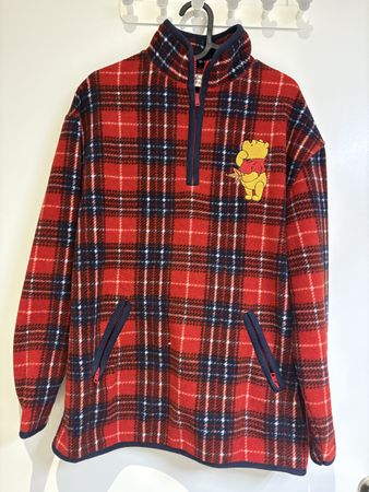 un pullover Disney Winnie the Pooh taille S