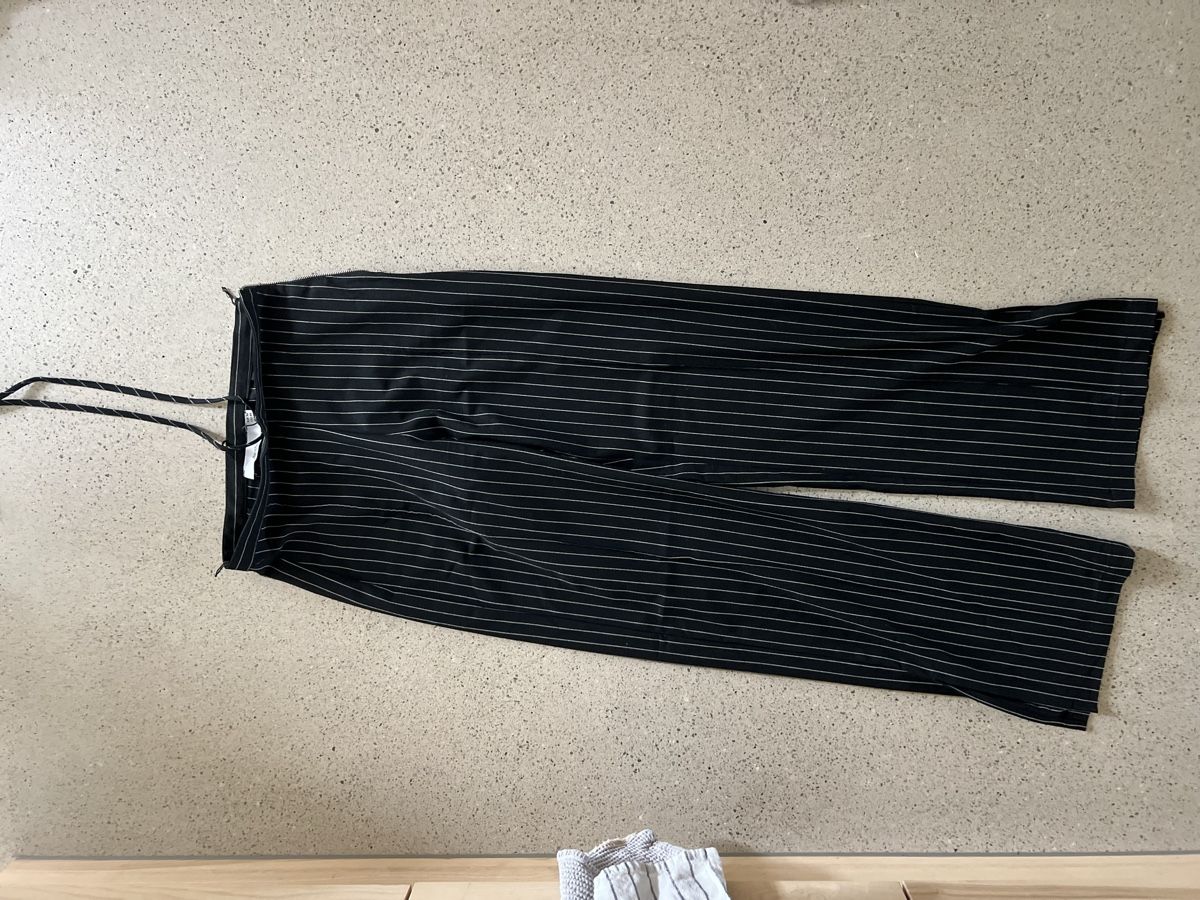 Bershka Pantaloni: Anzughose gestreift, Bershka, Gr. 36 – Usato da Zürich venduto da La.gp 1