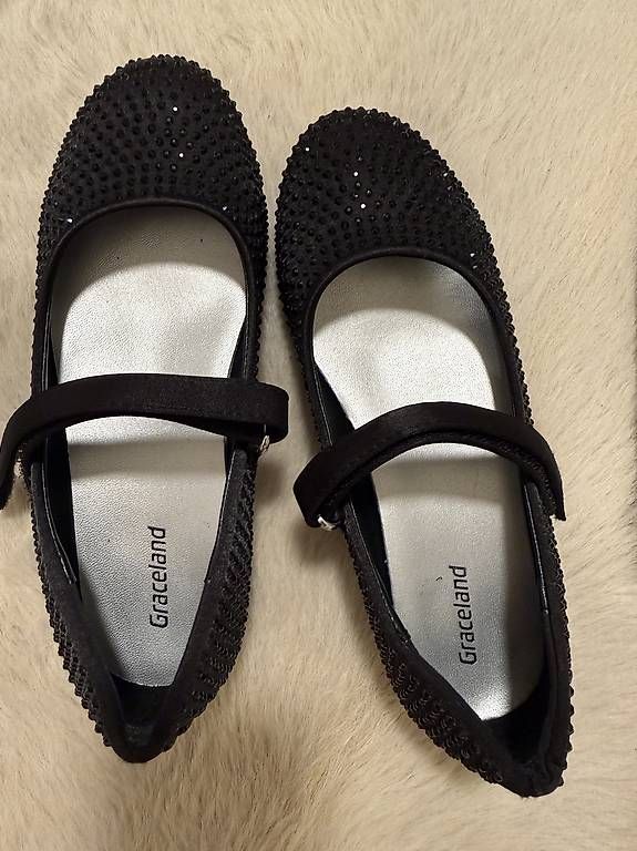 Schuhe für Mädchen: Ballerinas Mädchen Gr. 33 – Neu und originalverpackt aus Glattpark(Opfikon) von humanpro 1
