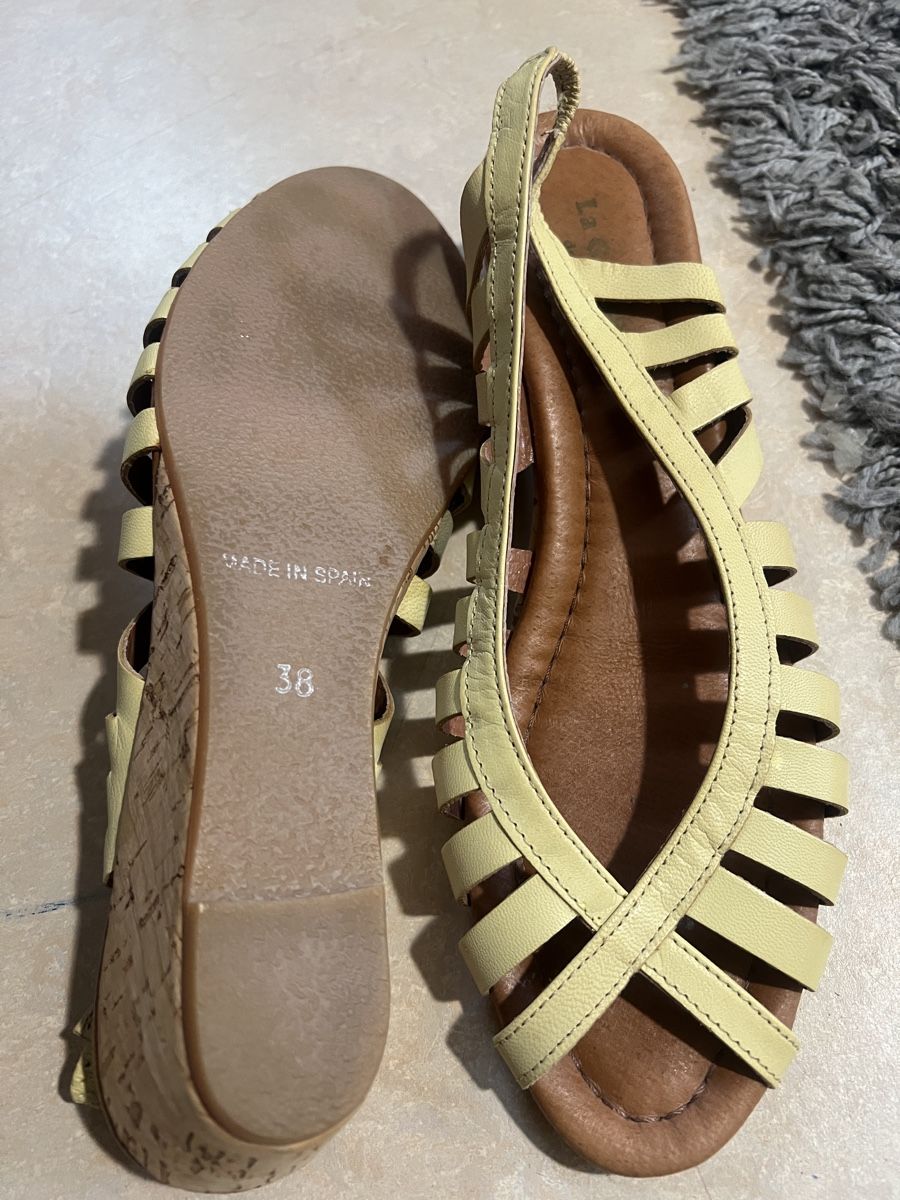 Scarpe da donna: Wedges 37 – Usato da Hasliberg Goldern venduto da Mejolo 2