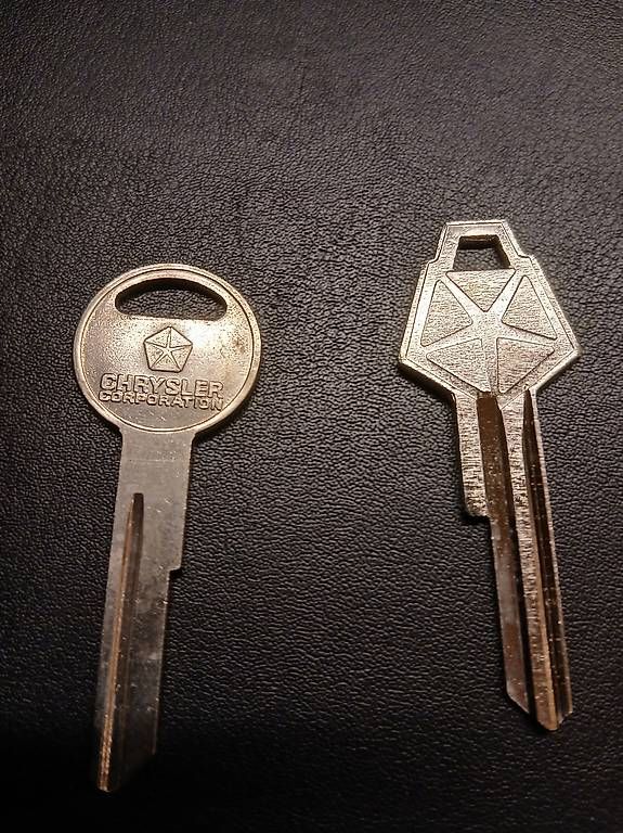 Alle Werkzeuge: Mopar Schlüsselset blank  – Gebraucht aus Widnau von Chriga64 1