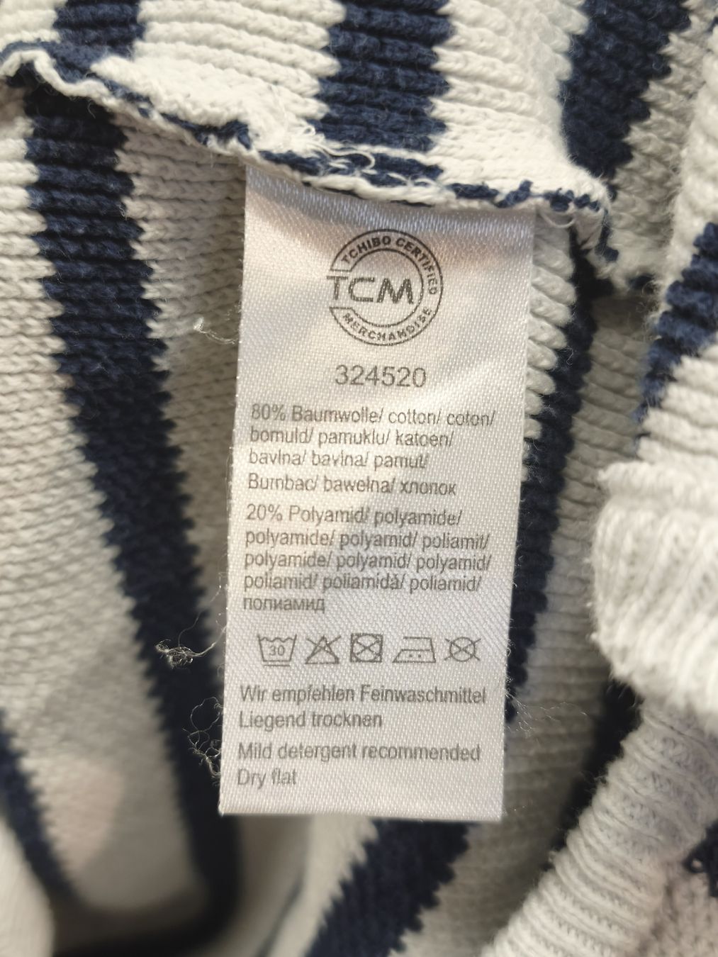 Maglioni & Felpe: Pullover Helene Fischer Tchibo gestreift weiss blau – Usato da Emmetten venduto da SecondhandSiska 4