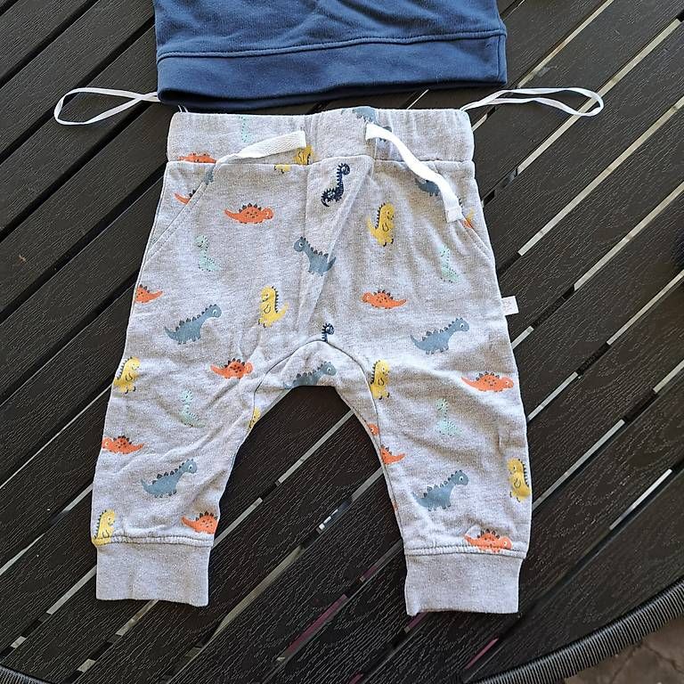 Pullover & Sweatshirts: Set Hose & Sweatshirt - Grösse 68 - Neu – Neu und originalverpackt aus Hägendorf von PRvR 1