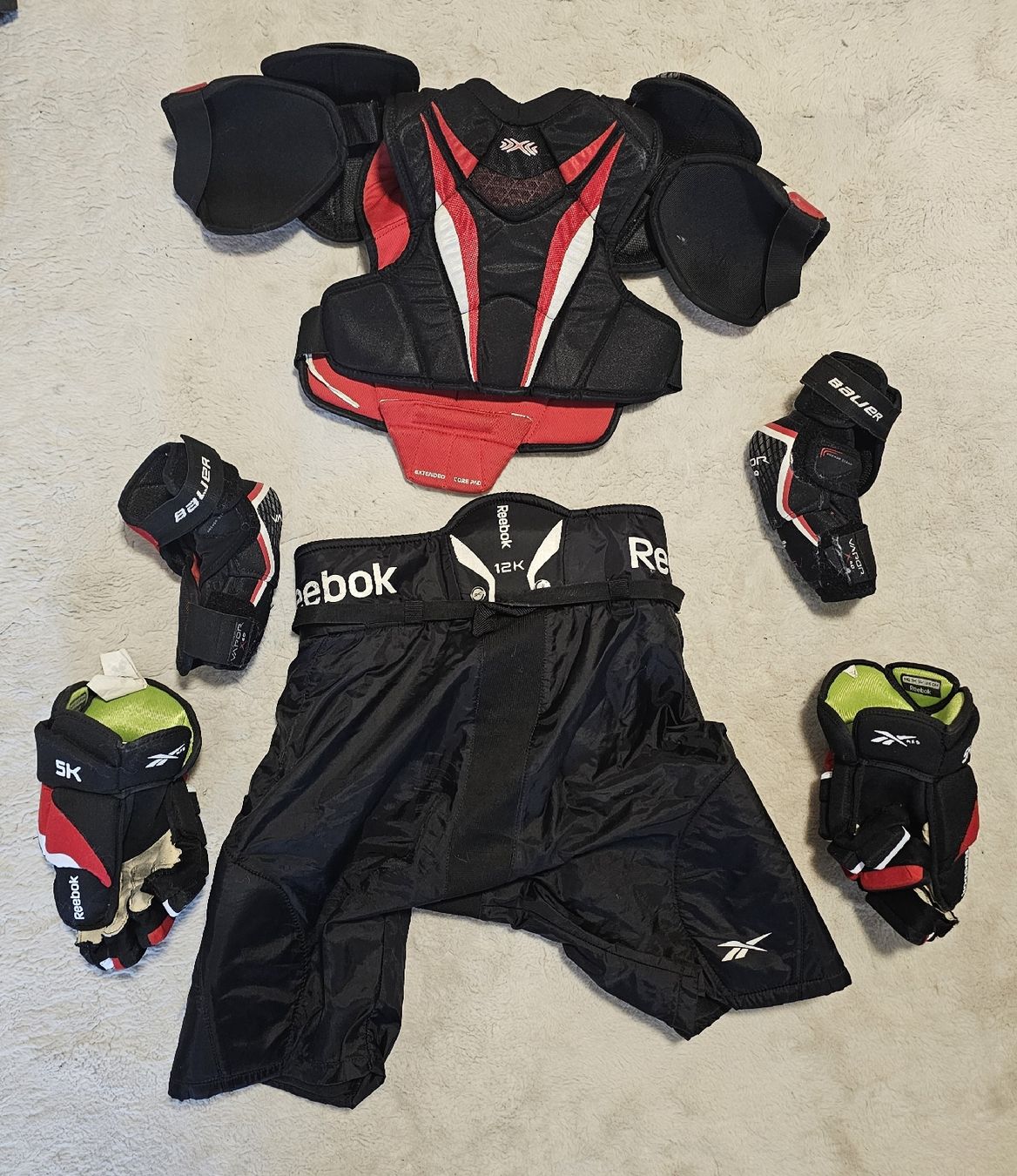 Kleiderpakete: used set of hockey – Gebraucht aus Leysin von Mr.Matthew 1