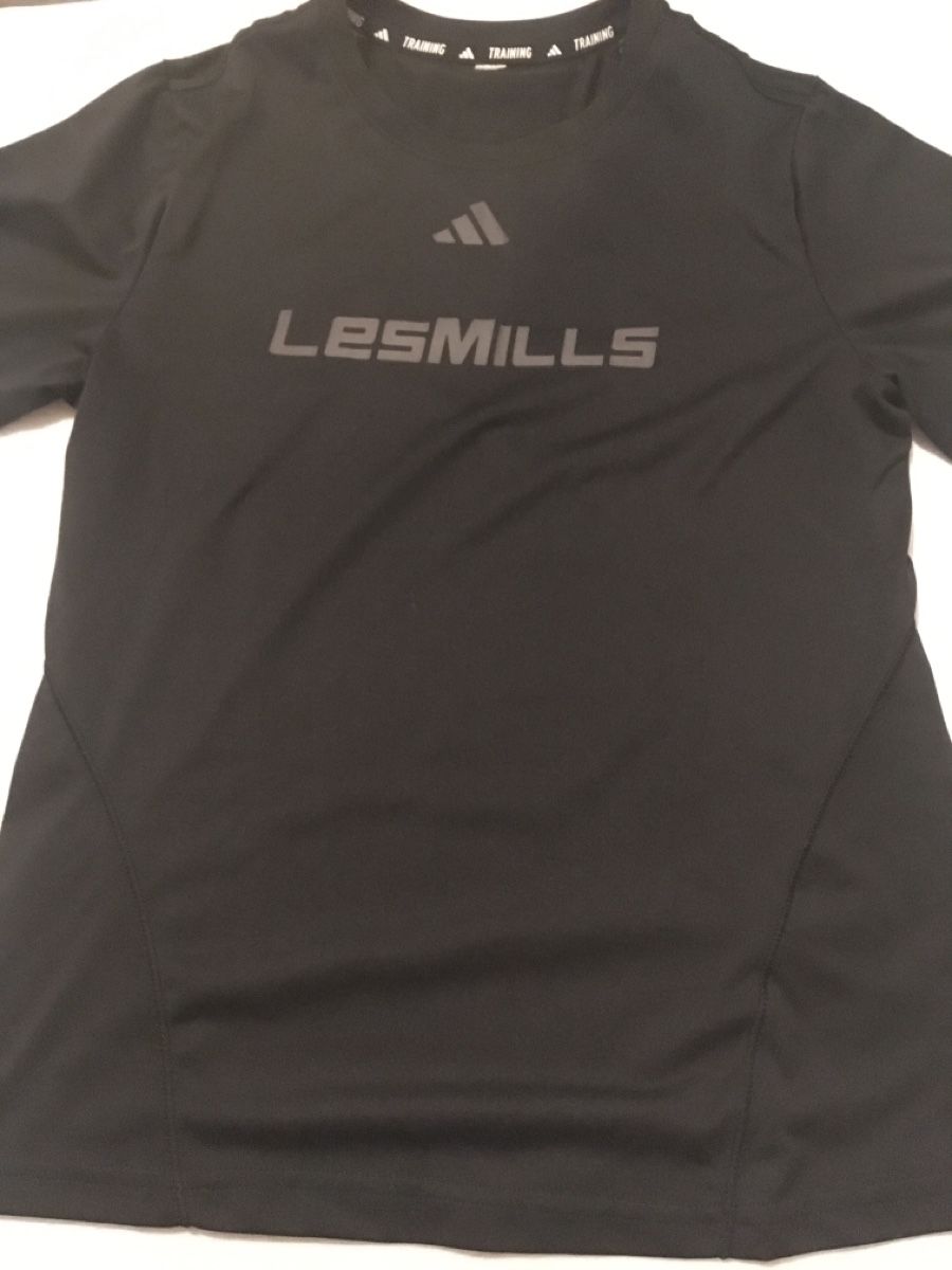 Adidas T-Shirts: Les Mills x Adidas – Gebraucht aus Bassersdorf von secondhand_clothing