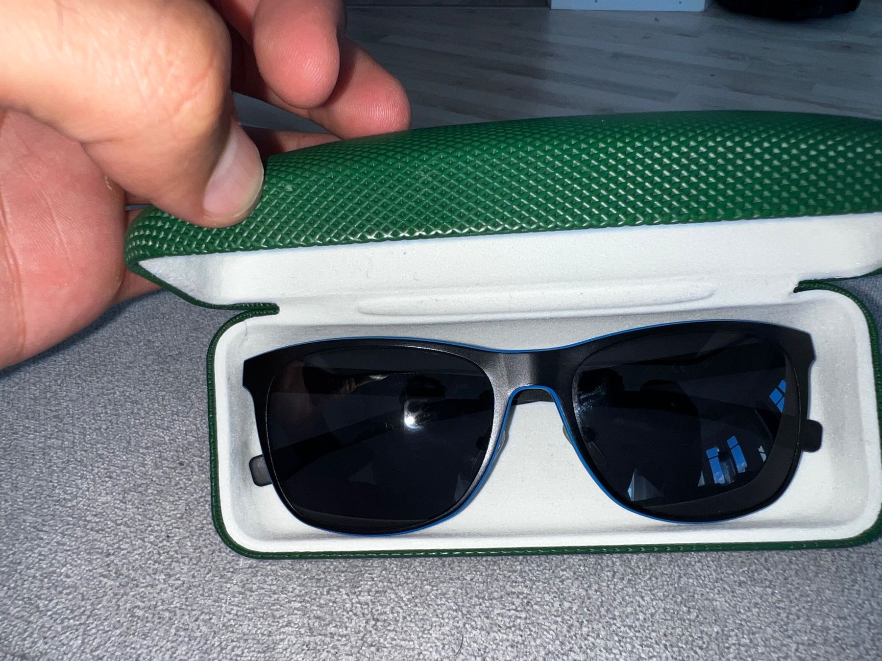 Lacoste Occhiali & Lenti: Lacoste Sonnenbrille top zustand mit Etui – Usato da St. gallen venduto da Weltaristokrat 2