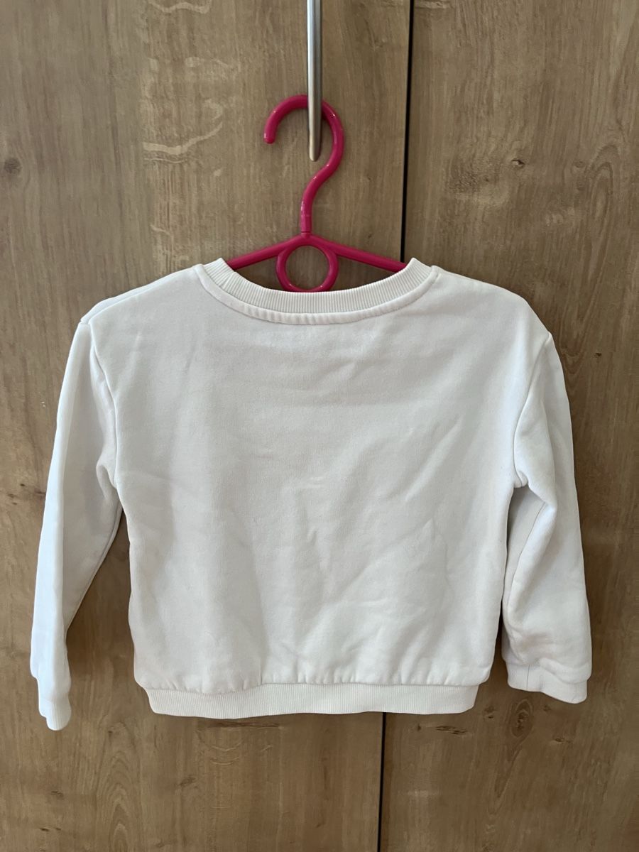 Maglioni & Felpe: Cremefarbener Pullover mit Schmetterlingsmuster, Größe 104 – Usato da Umiken venduto da deb_57xk 1