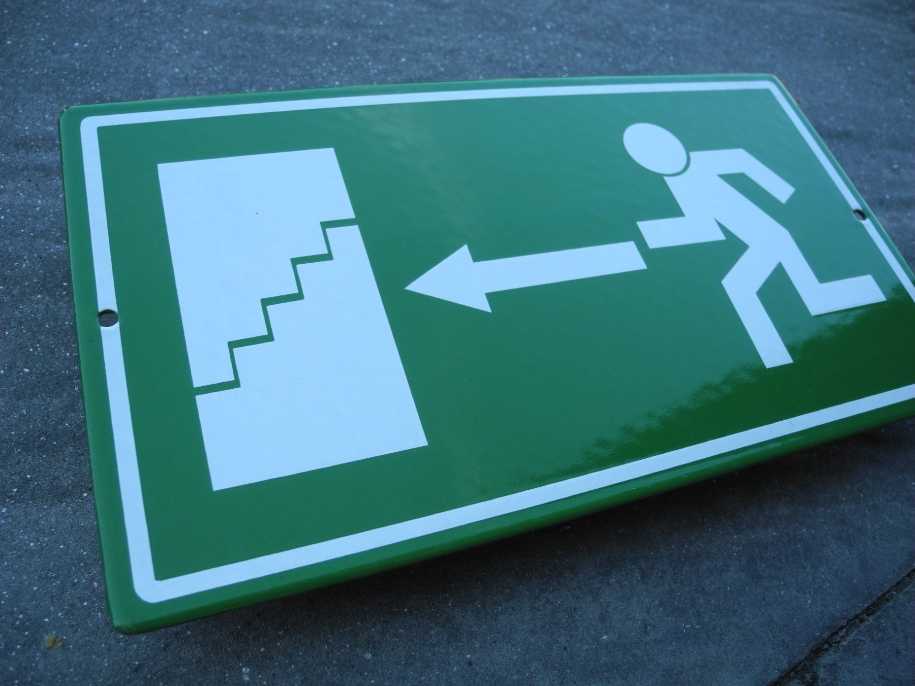 Insegne: FLUCHTWEG EMAILSCHILD – Usato da Reinach AG venduto da Huckleberrysix 3