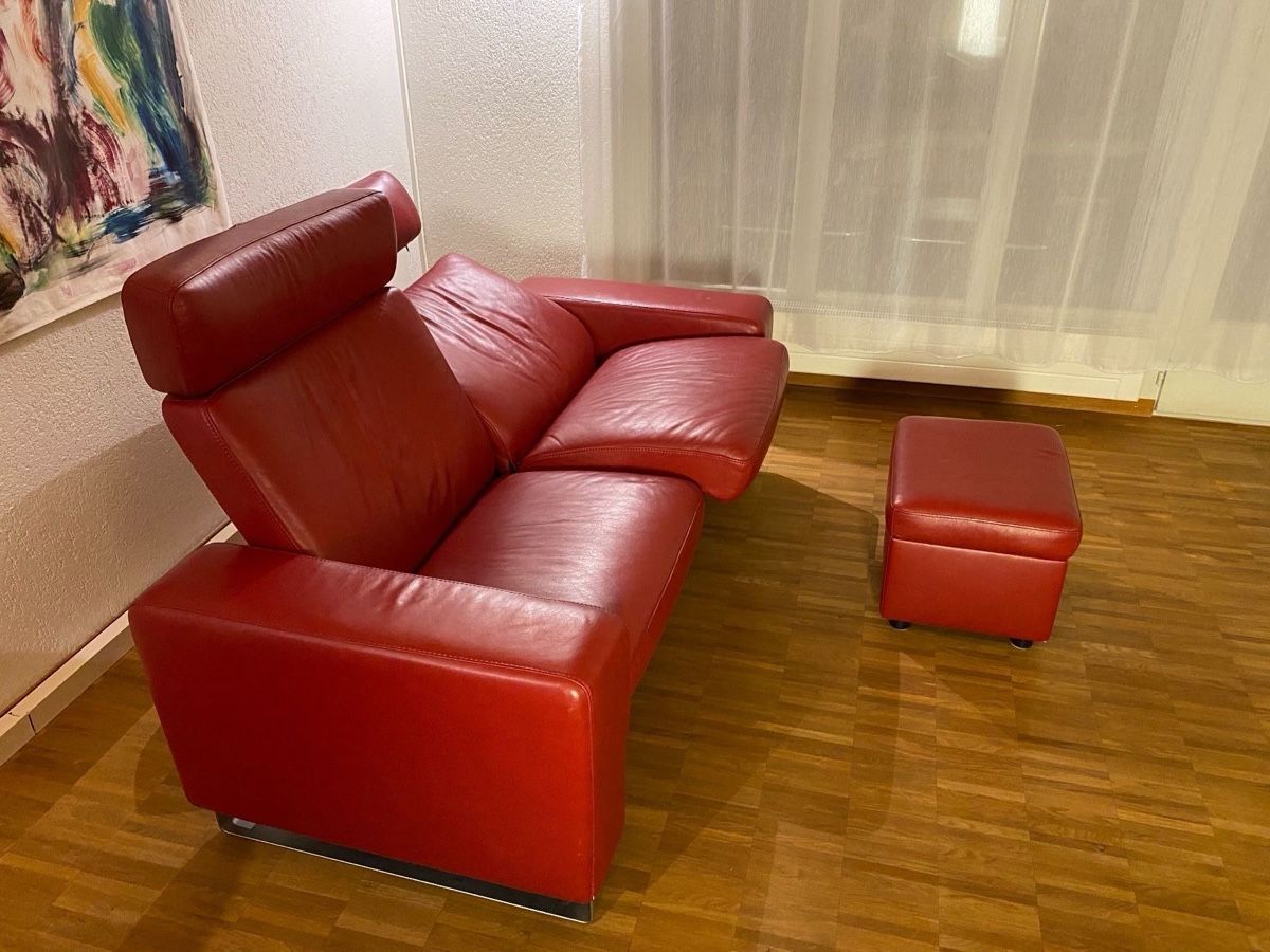 Stressless Sofas: STRESSLESS Echt Leder Sofa 2-Sitzer mit Hocker rot GRATIS – D'occasion à Utzigen par itigross 2