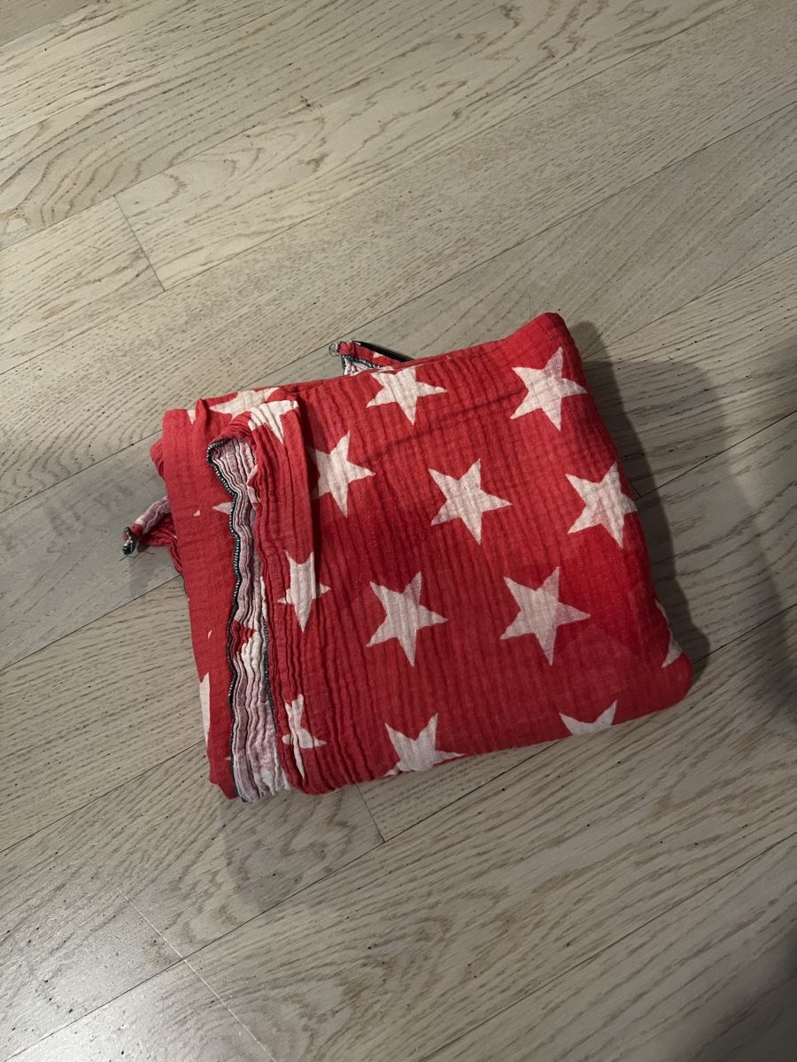 Foulards, Tücher & Schals: Roter Schal mit Sternenmuster - 2 seitig – Gebraucht aus Zürich von Marianne72 3