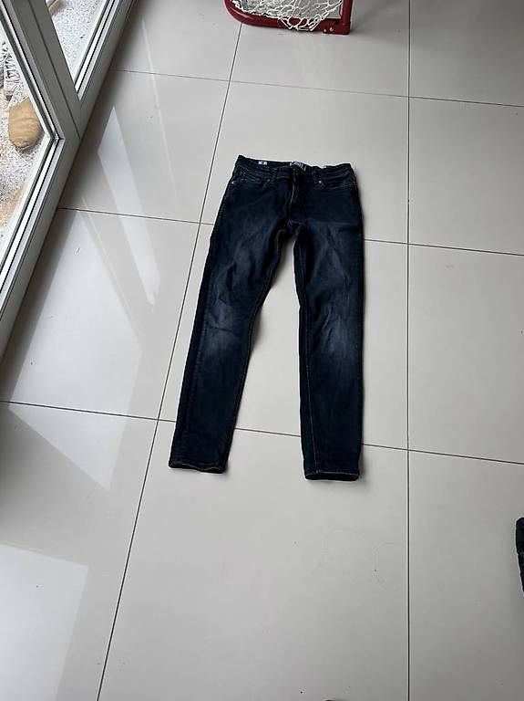Pantaloni: Jeans Jack & Jones taille 170 – Usato da Epalinges venduto da Kallem