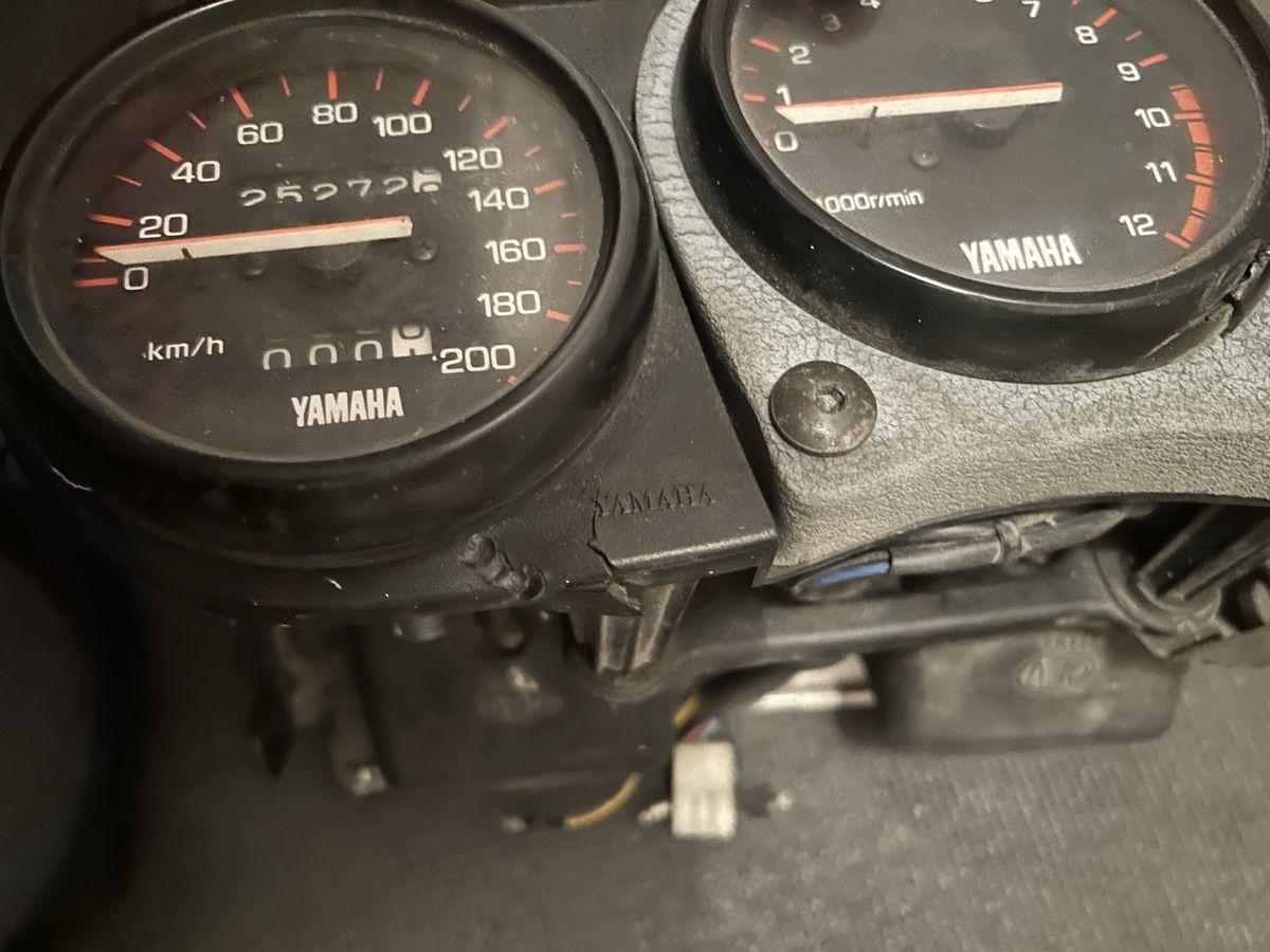 Yamaha Altro: Yamaha tdr125 compteur+phare – Usato da Ecublens VD venduto da RodrigoFortunato249 2