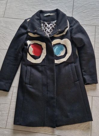 Damenmantel Desigual Gr. 38  modisches Design guter Zustand