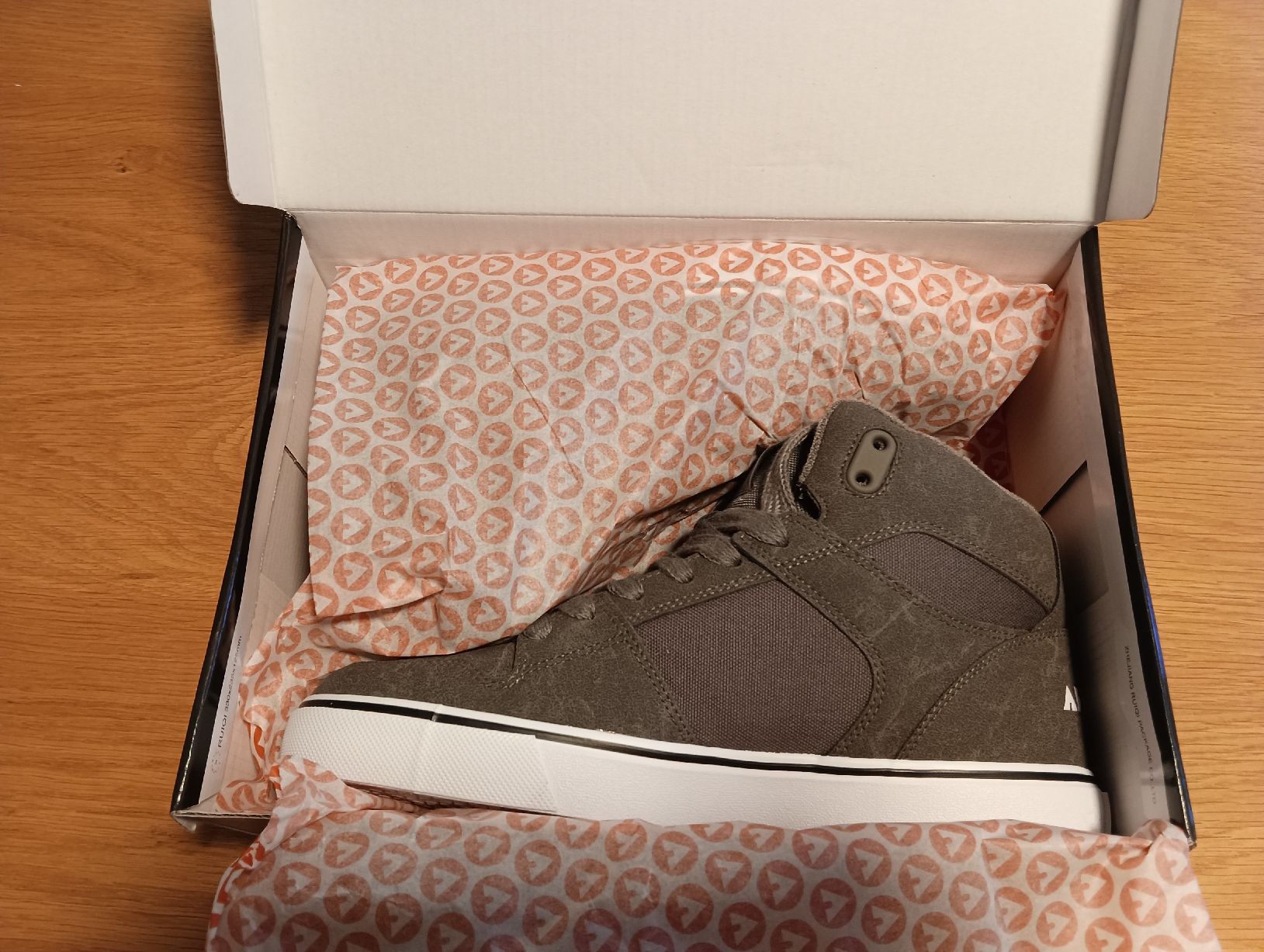 Scarpe da uomo: Neue AIRWALK Sneaker Gr. 44 – Nuovo e nell'imballaggio originale da Densbüren venduto da H-76 8