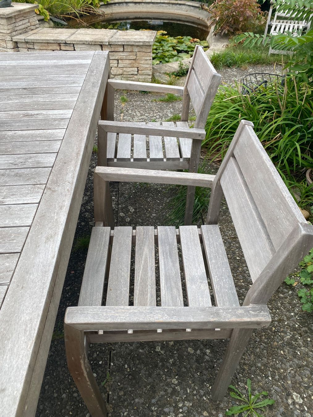 Set di tavolo e panche: Teakholz Gartentisch mit vier Stühlen – Usato da Bern venduto da AnasKleiderschrank 2