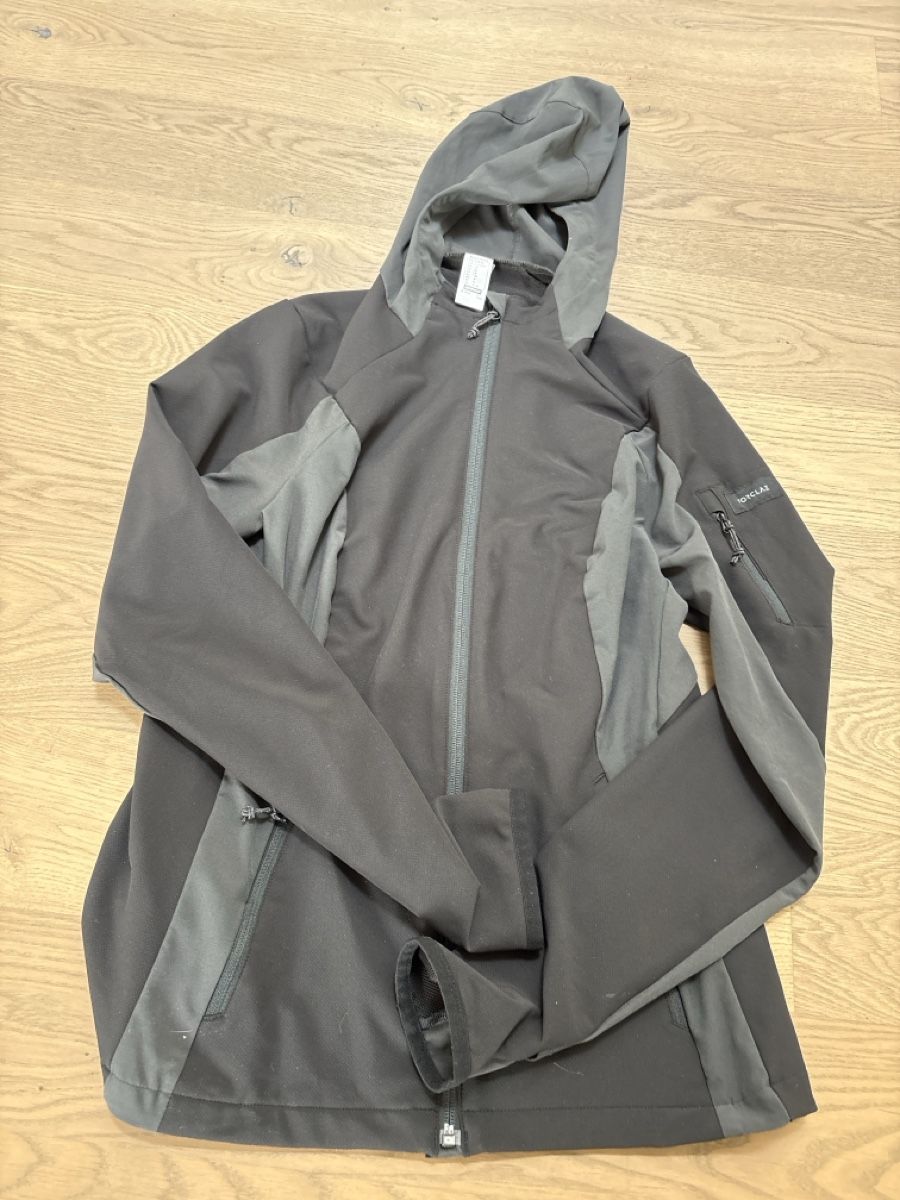 Decathlon Giacche: Softshelljacke von Decathlon Grösse M – Usato da Erlinsbach venduto da Camara4