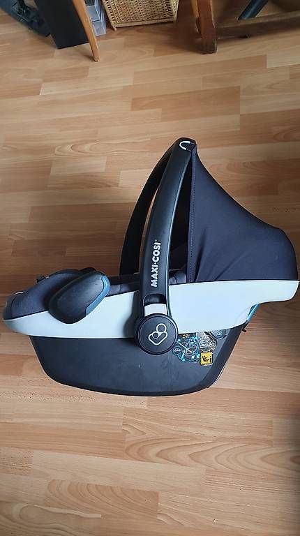 Maxi-Cosi Marsupi portabebè: Maxi-Cosi Babyschale Pebble Pro i-Size 45-75cm – Usato da Oberrieden venduto da Taramara