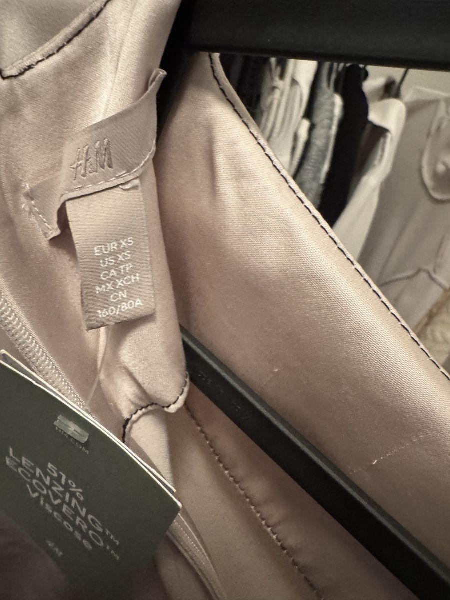 H&M Camicette: Neue H&M Bluse Grösse XS – Nuovo e nell'imballaggio originale da Kradolf venduto da ij5 3