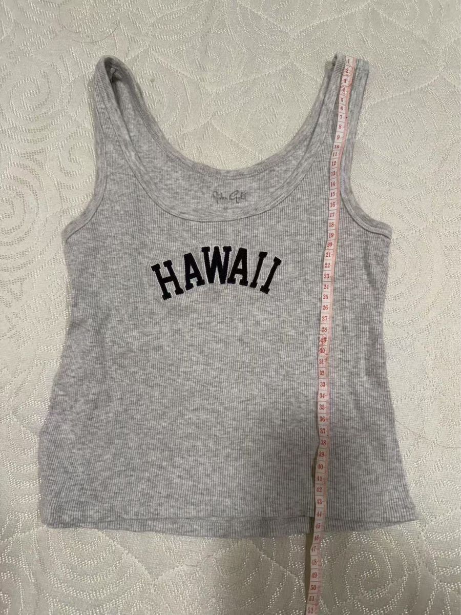 Brandy Melville Top: Brandy Melville Hawaii tank top – Usato da Zürich venduto da dam_t7hk 1
