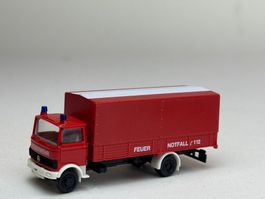 VE1- Herpa Mercedes Feuerwehr Pritschen LKW