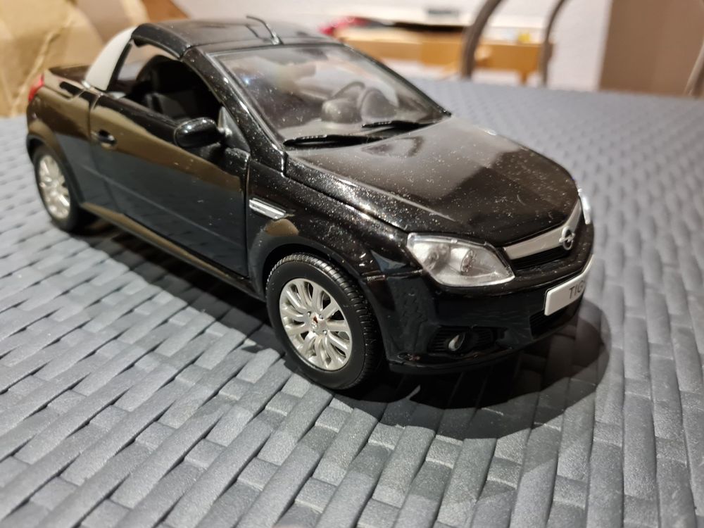 Opel Tigra TwinTop NOREV 1/18 – Miniature Noire, Boîte Fermée, Collection